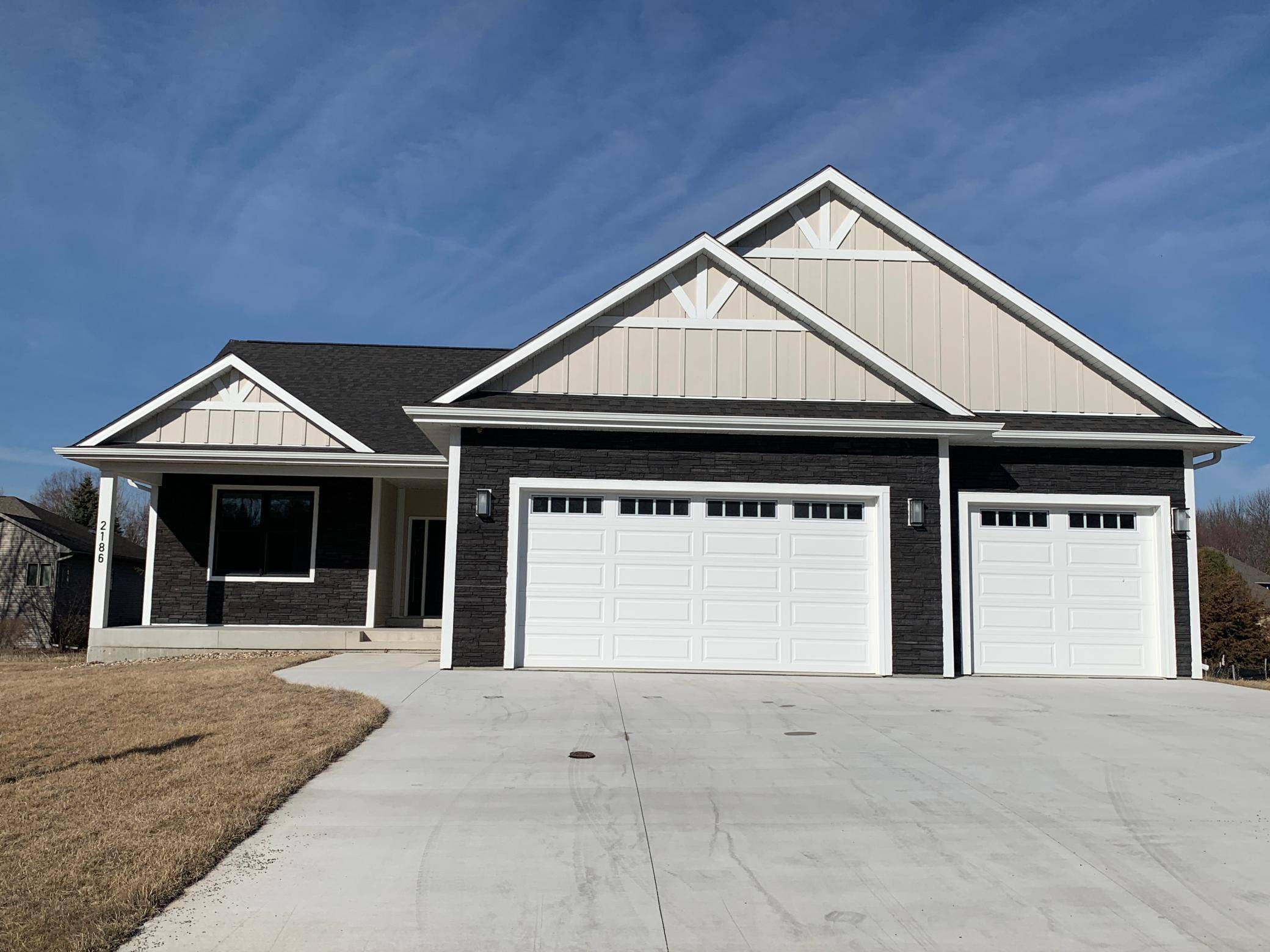 Owatonna, MN 55060,2186 Maple Leaf LN NE