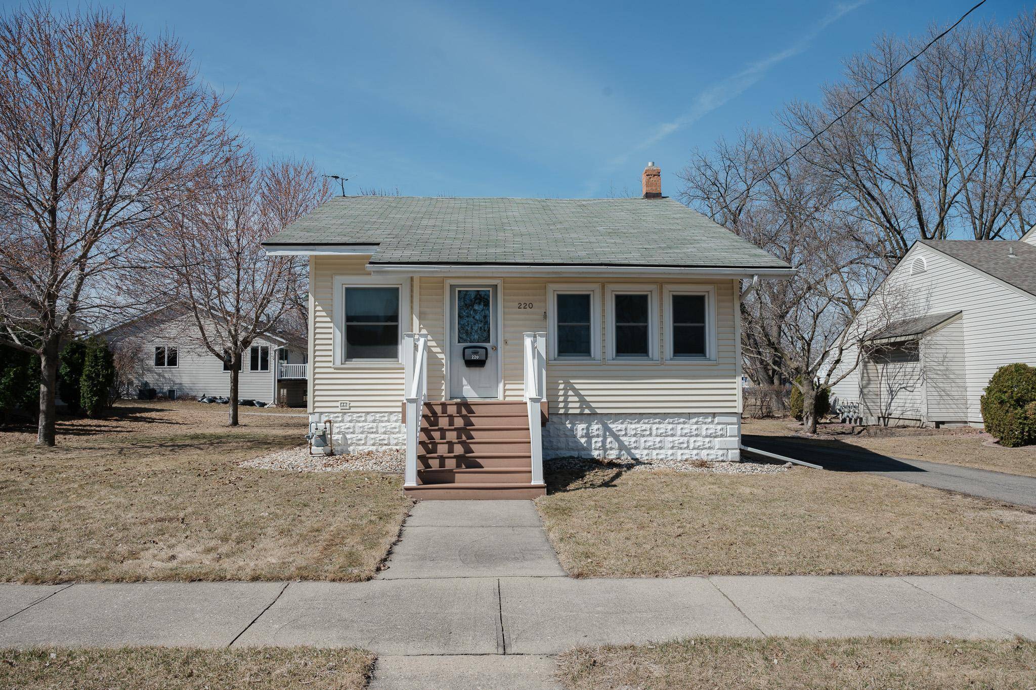 Blue Earth, MN 56013,220 S Ramsey ST