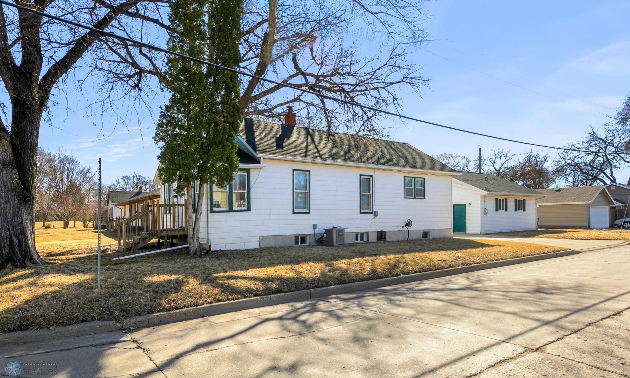 Fargo, ND 58103,380 Oakland AVE S
