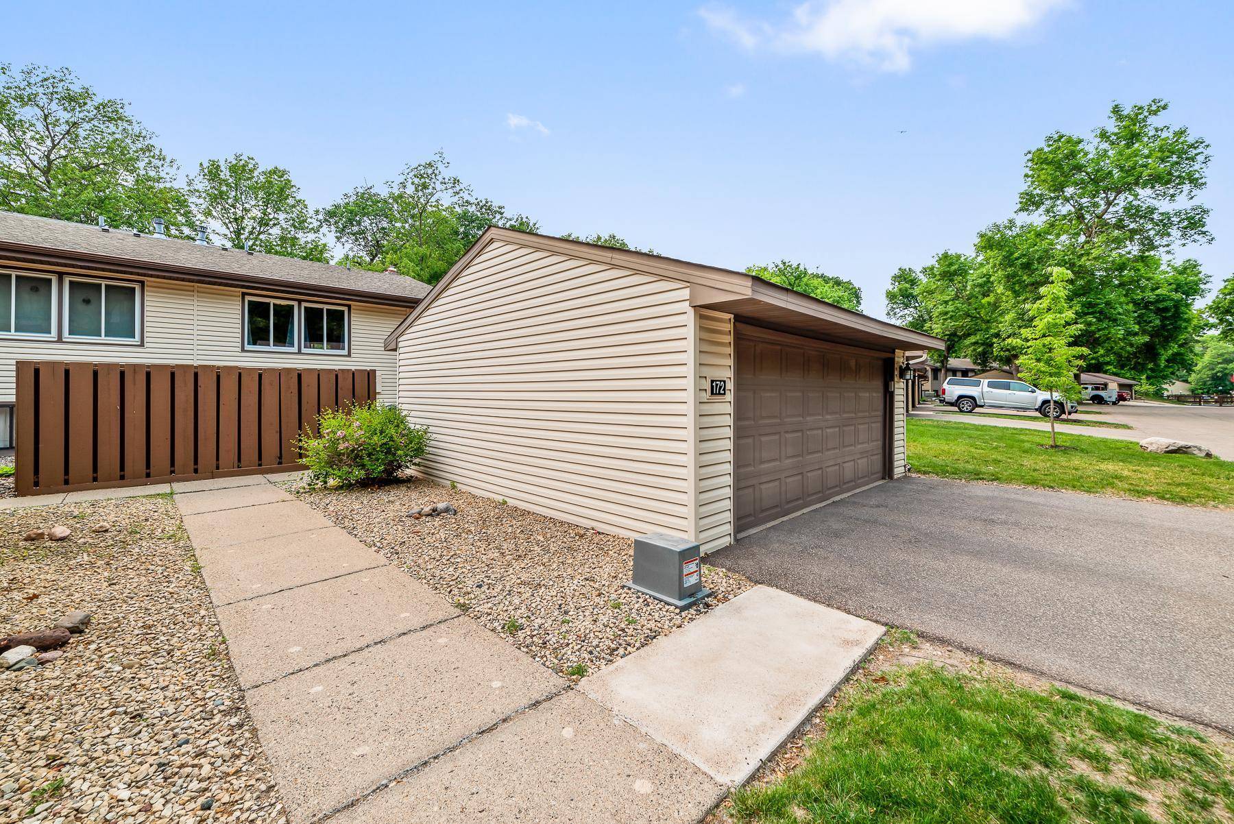 Burnsville, MN 55337,172 River Woods LN
