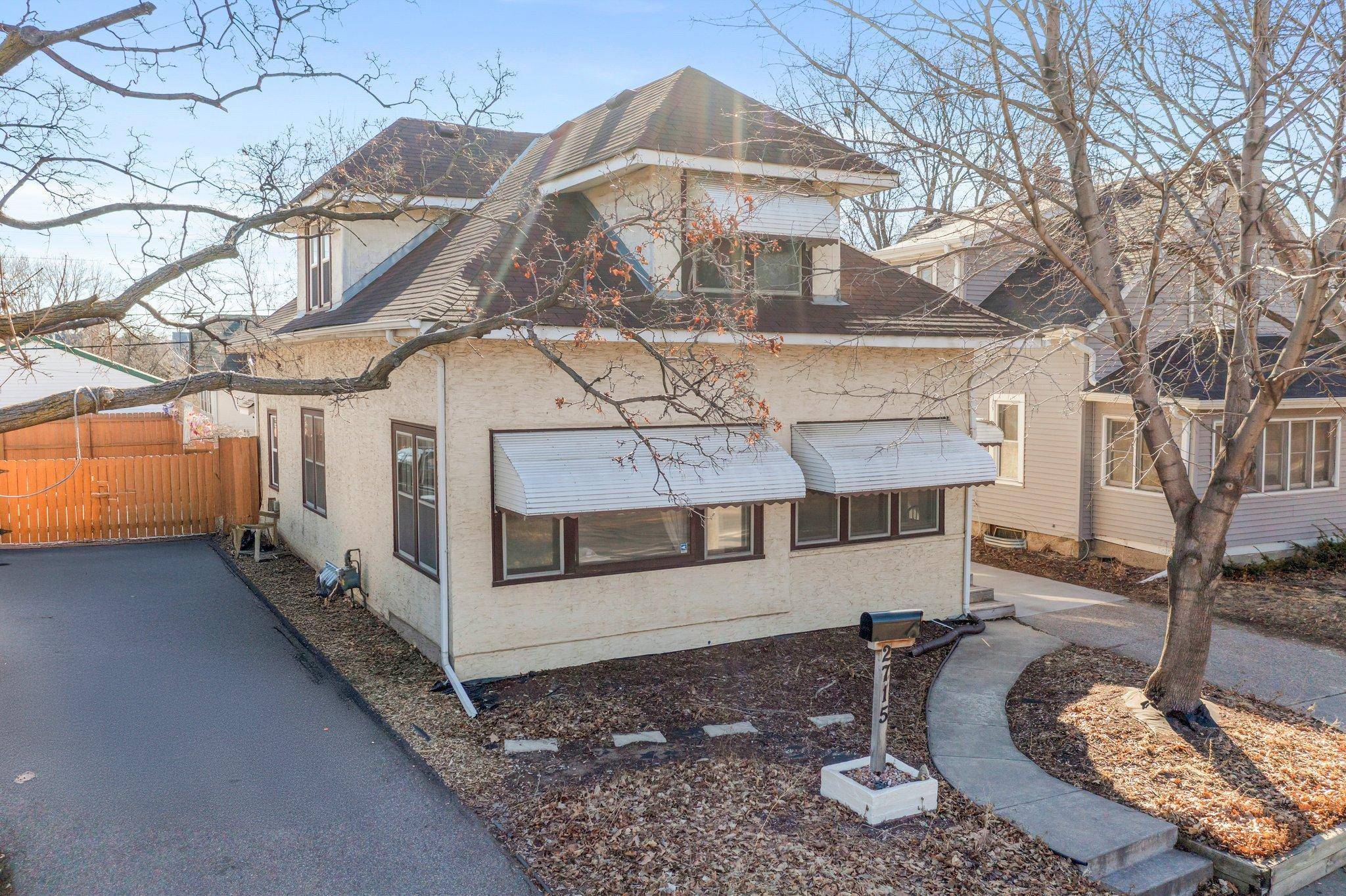 Minneapolis, MN 55418,2715 Marshall ST NE