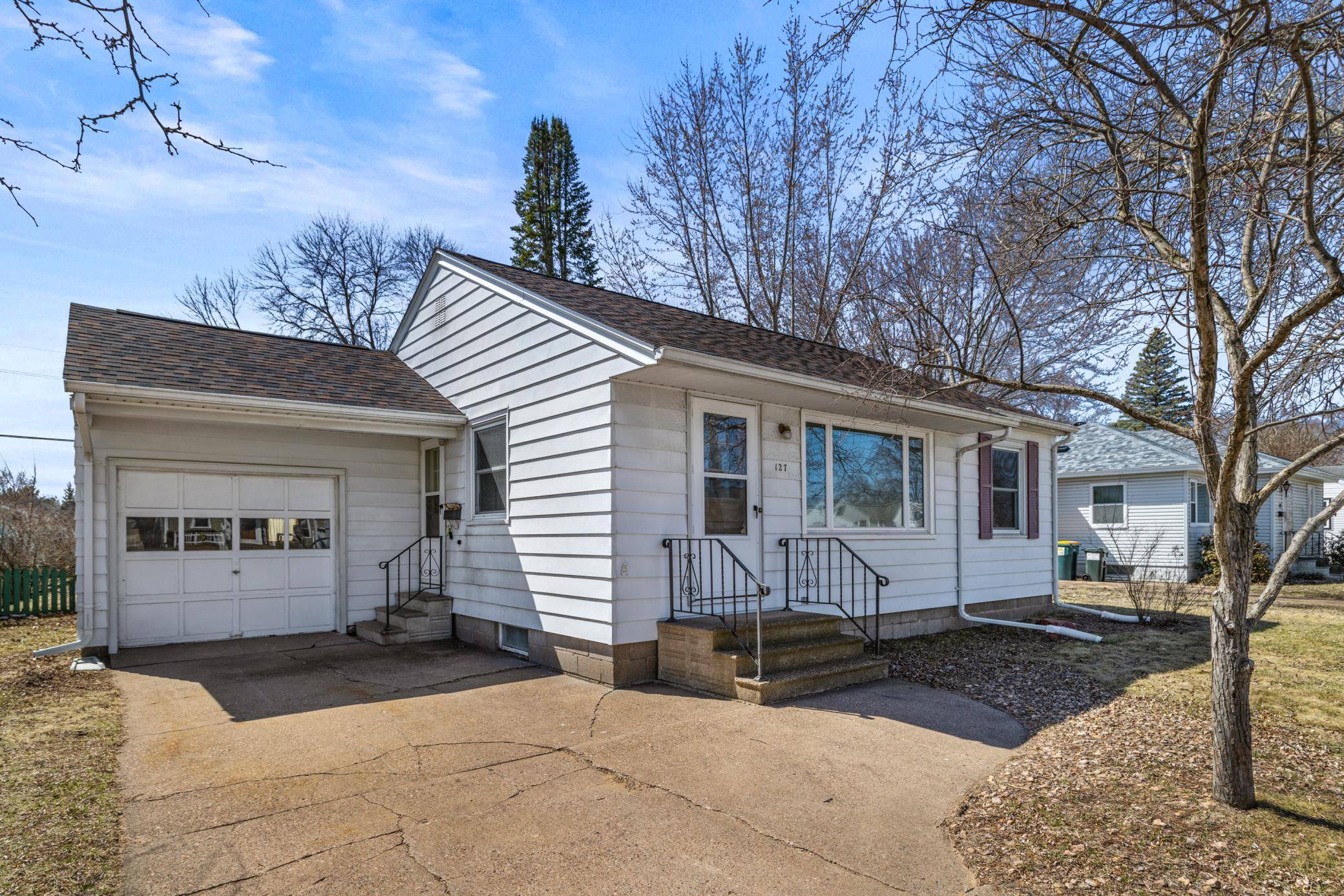 Eau Claire, WI 54701,127 E Grant AVE