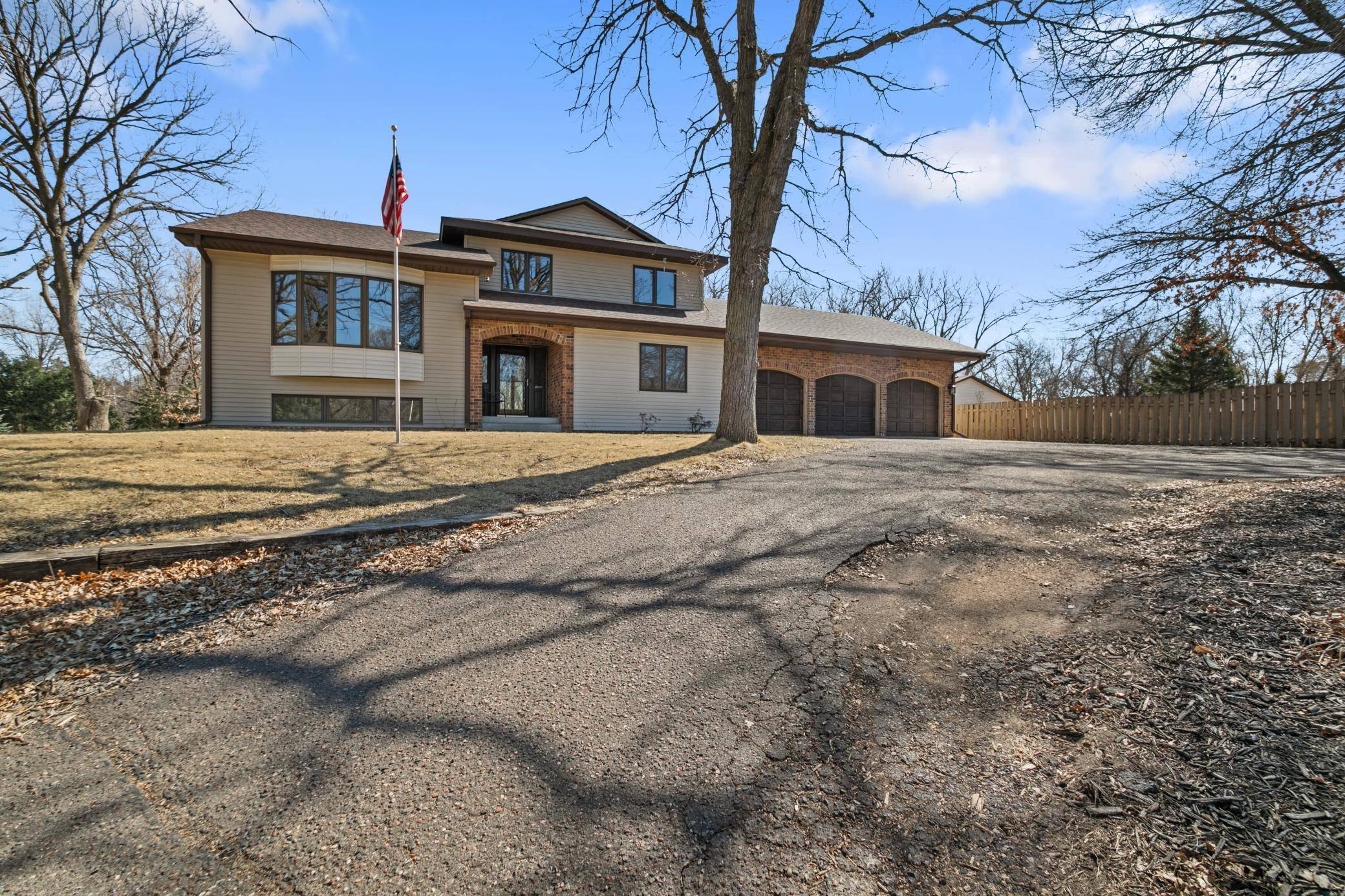 North Saint Paul, MN 55109,2560 Dianne ST