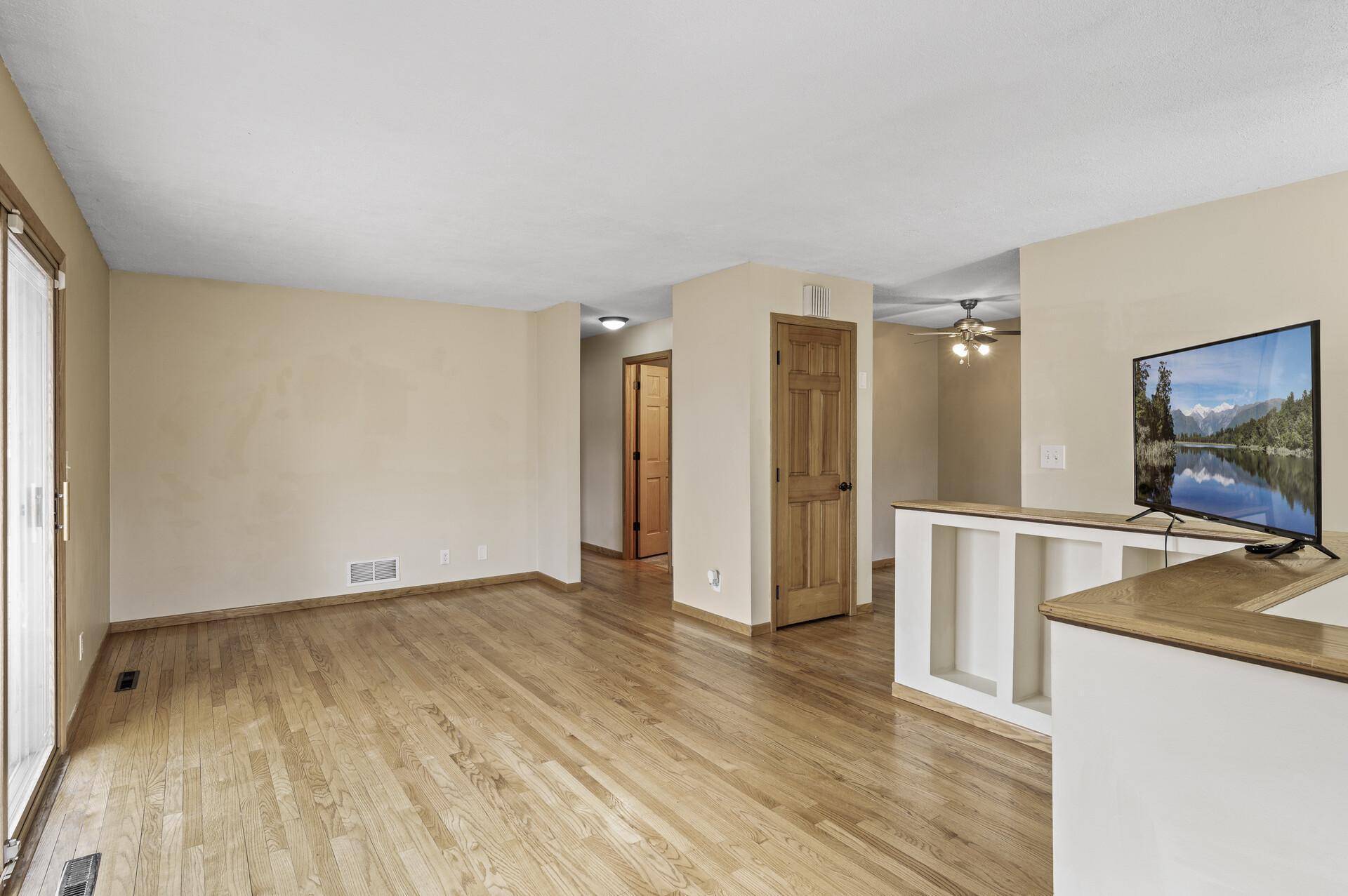 Fridley, MN 55432,132 Alden CIR NE