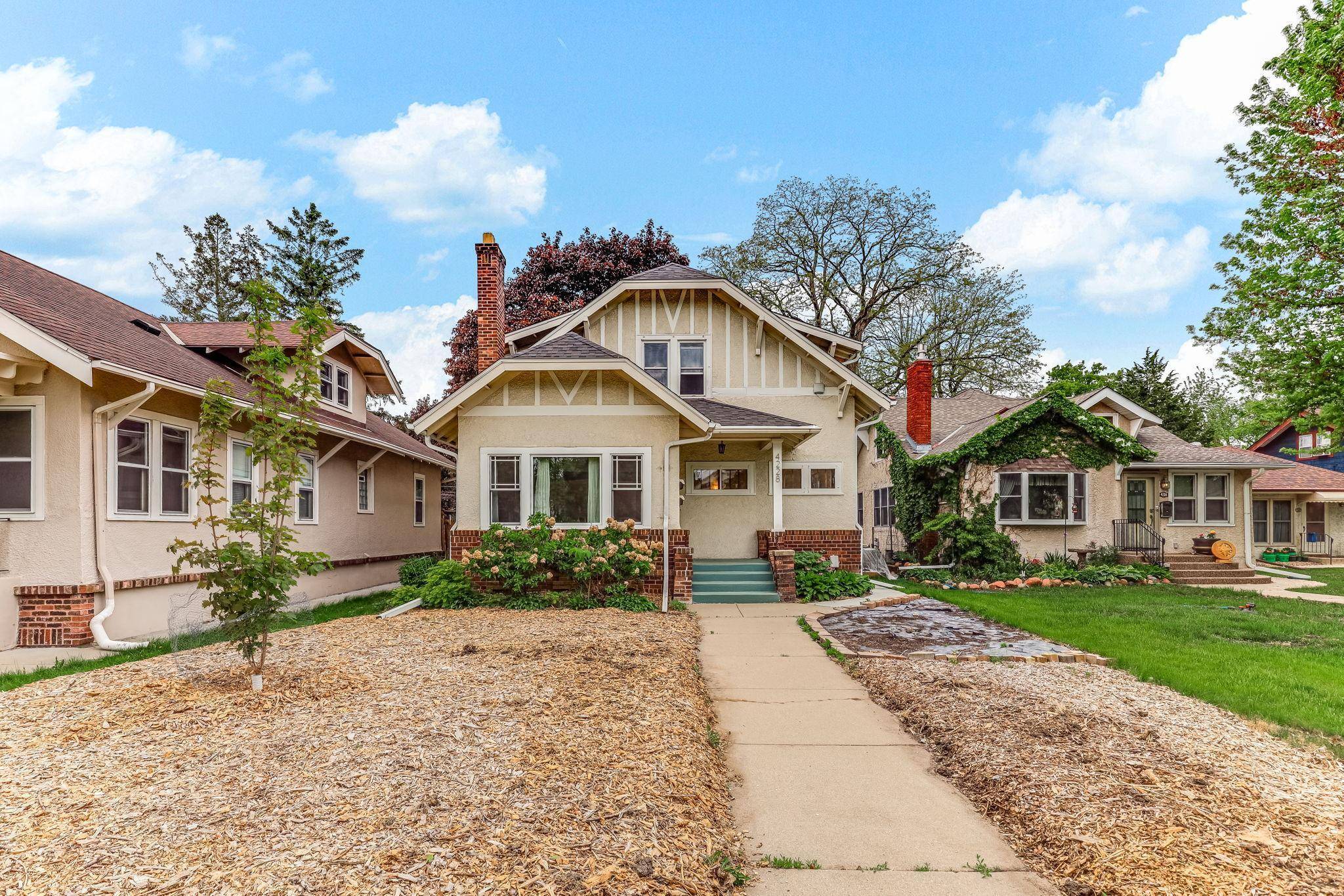 Minneapolis, MN 55406,4228 Minnehaha AVE
