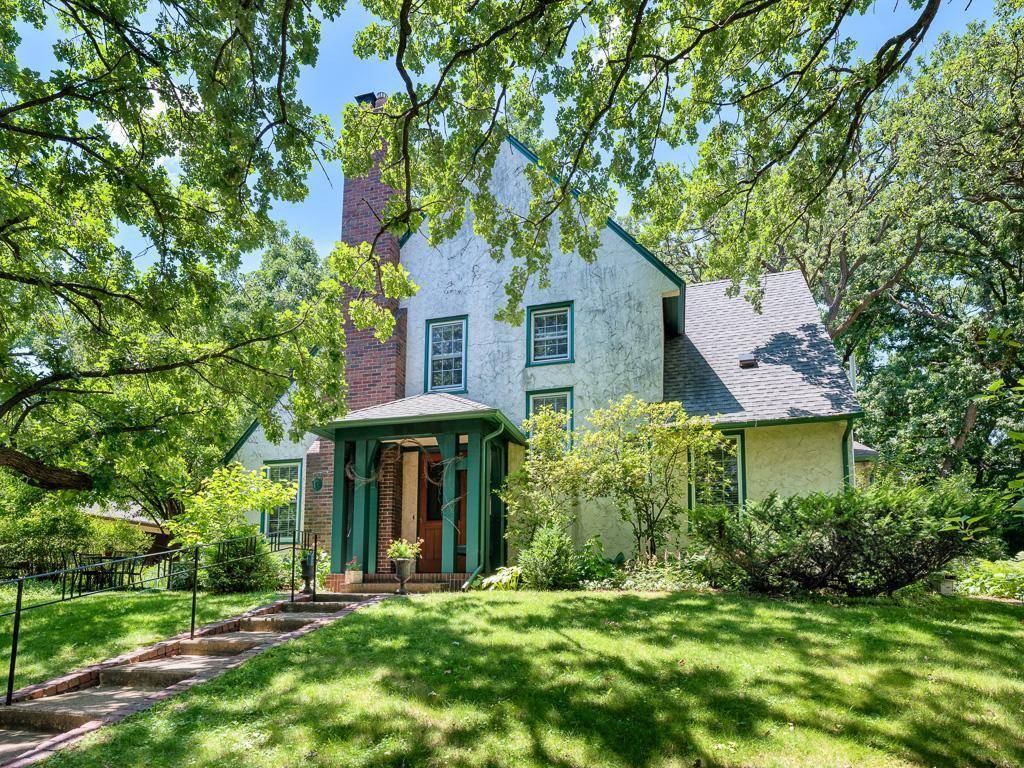 Saint Paul, MN 55105,25 Benhill RD