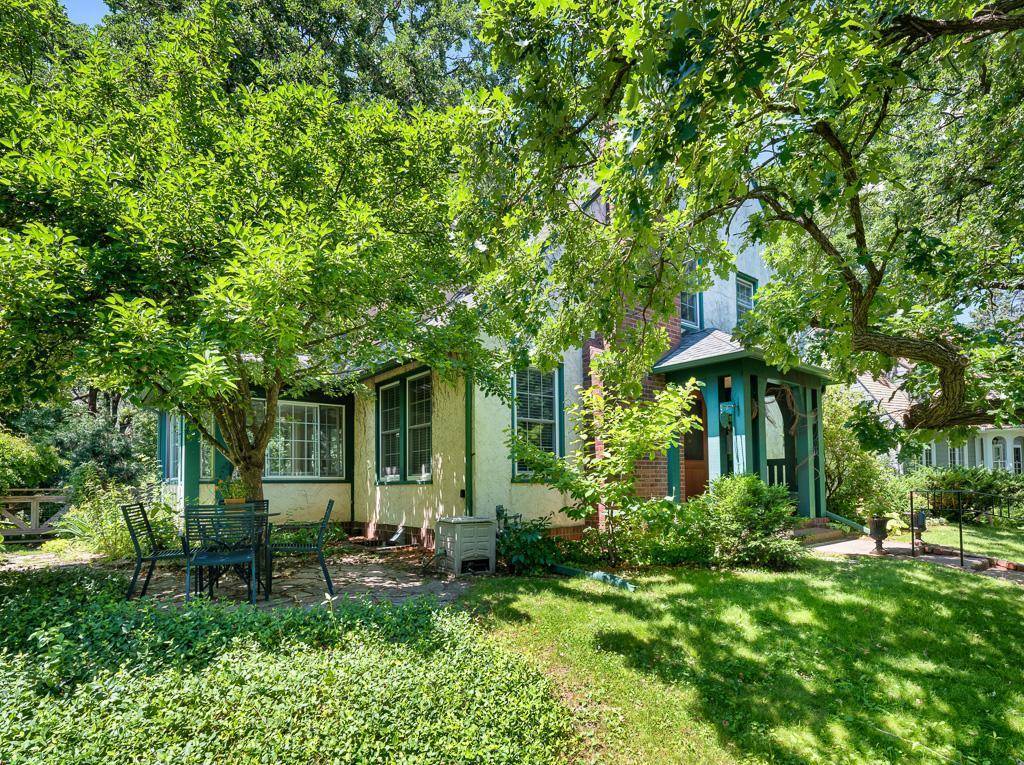 Saint Paul, MN 55105,25 Benhill RD