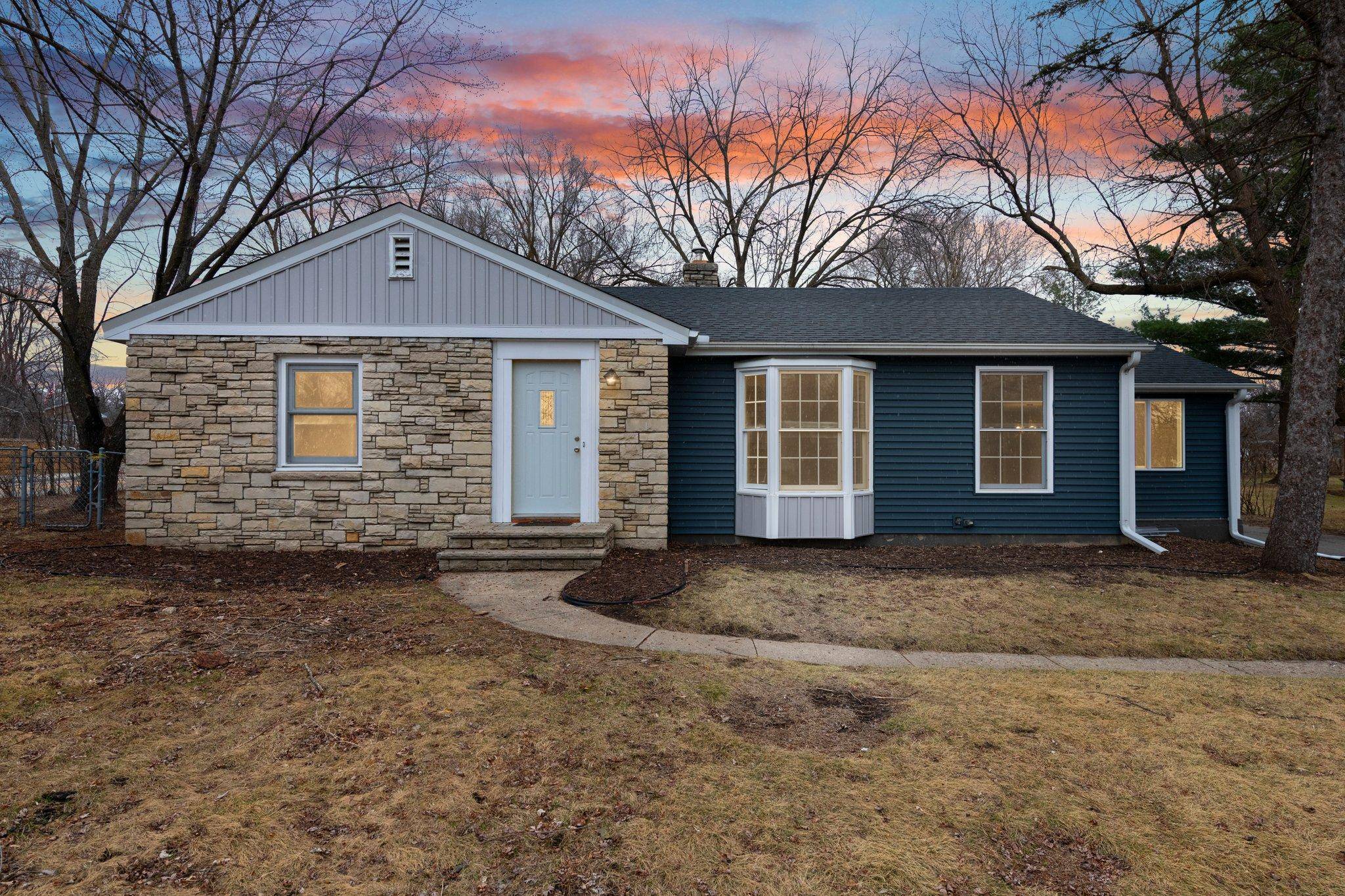Minnetonka, MN 55345,3401 Meadow LN