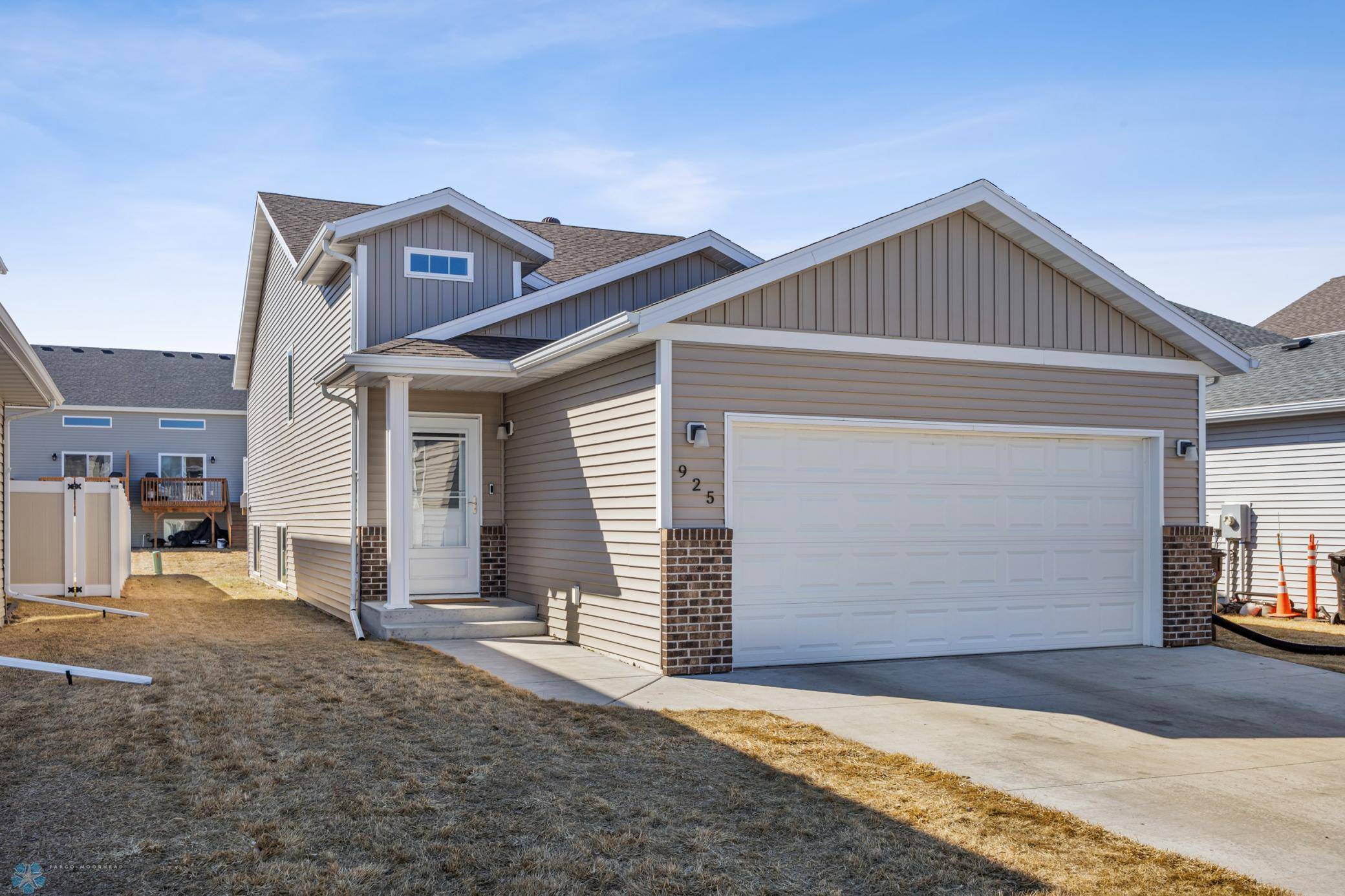 West Fargo, ND 58078,925 28 AVE W