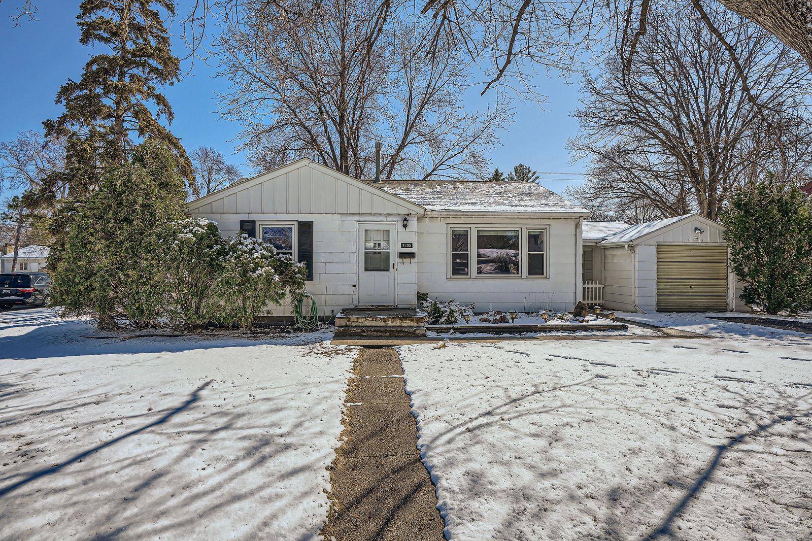 Bloomington, MN 55420,8305 Nicollet AVE S
