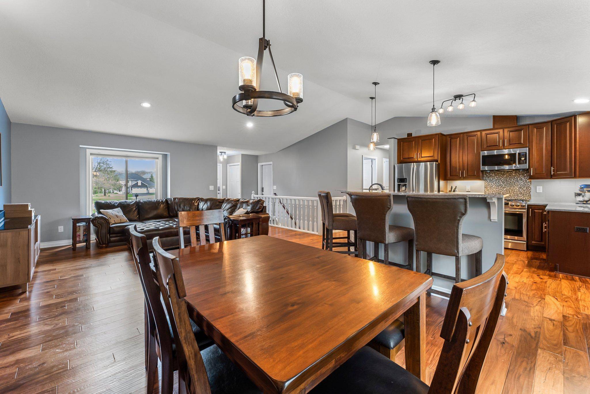 Eagan, MN 55121,3239 Hillside CT