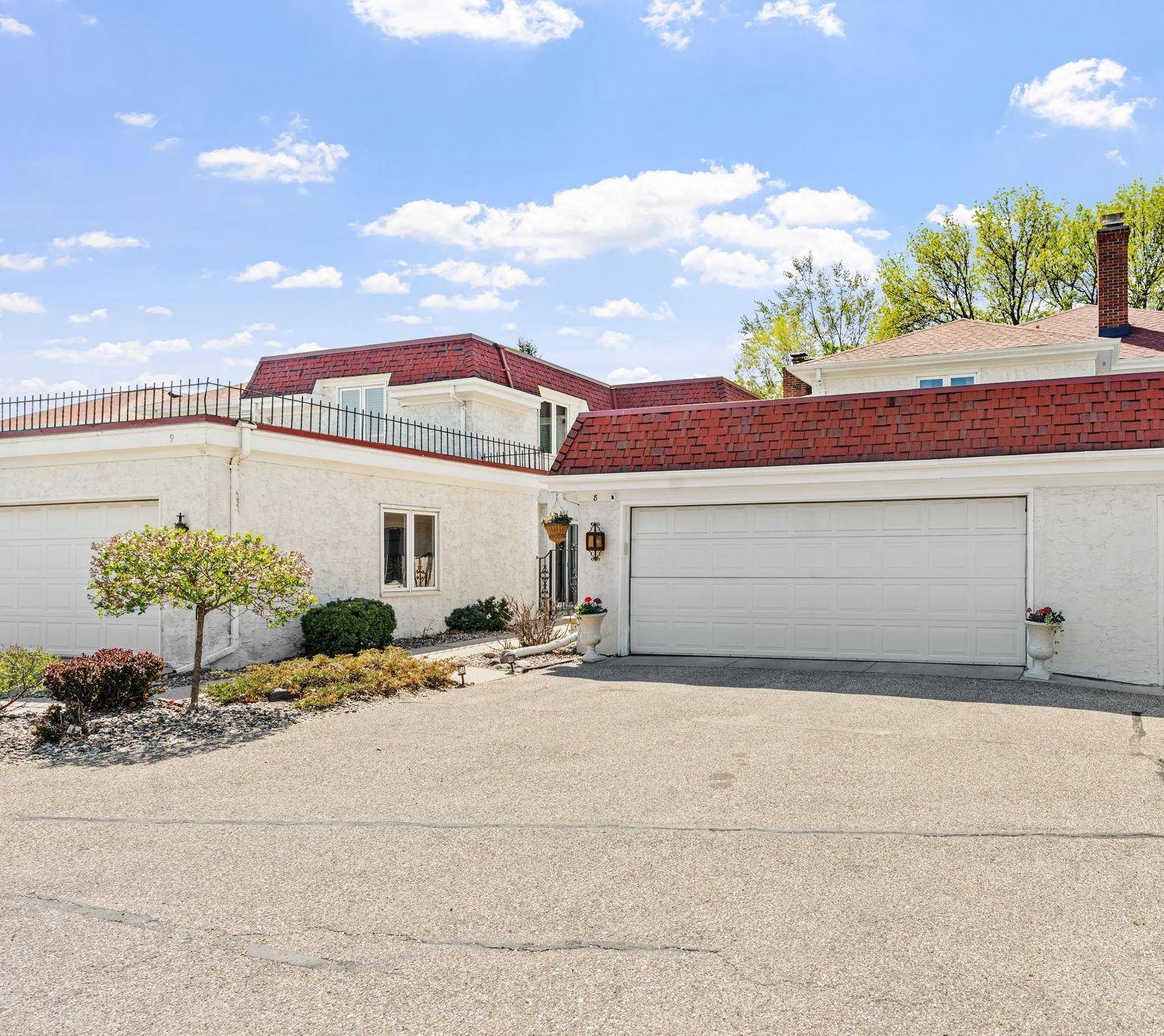 Mendota Heights, MN 55118,1805 Eagle Ridge DR #8