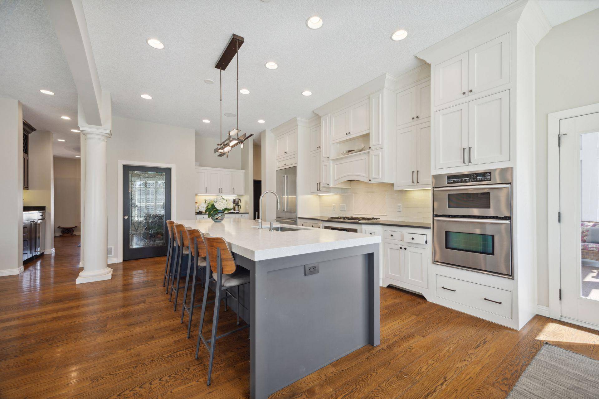 Edina, MN 55436,5215 Lochloy DR