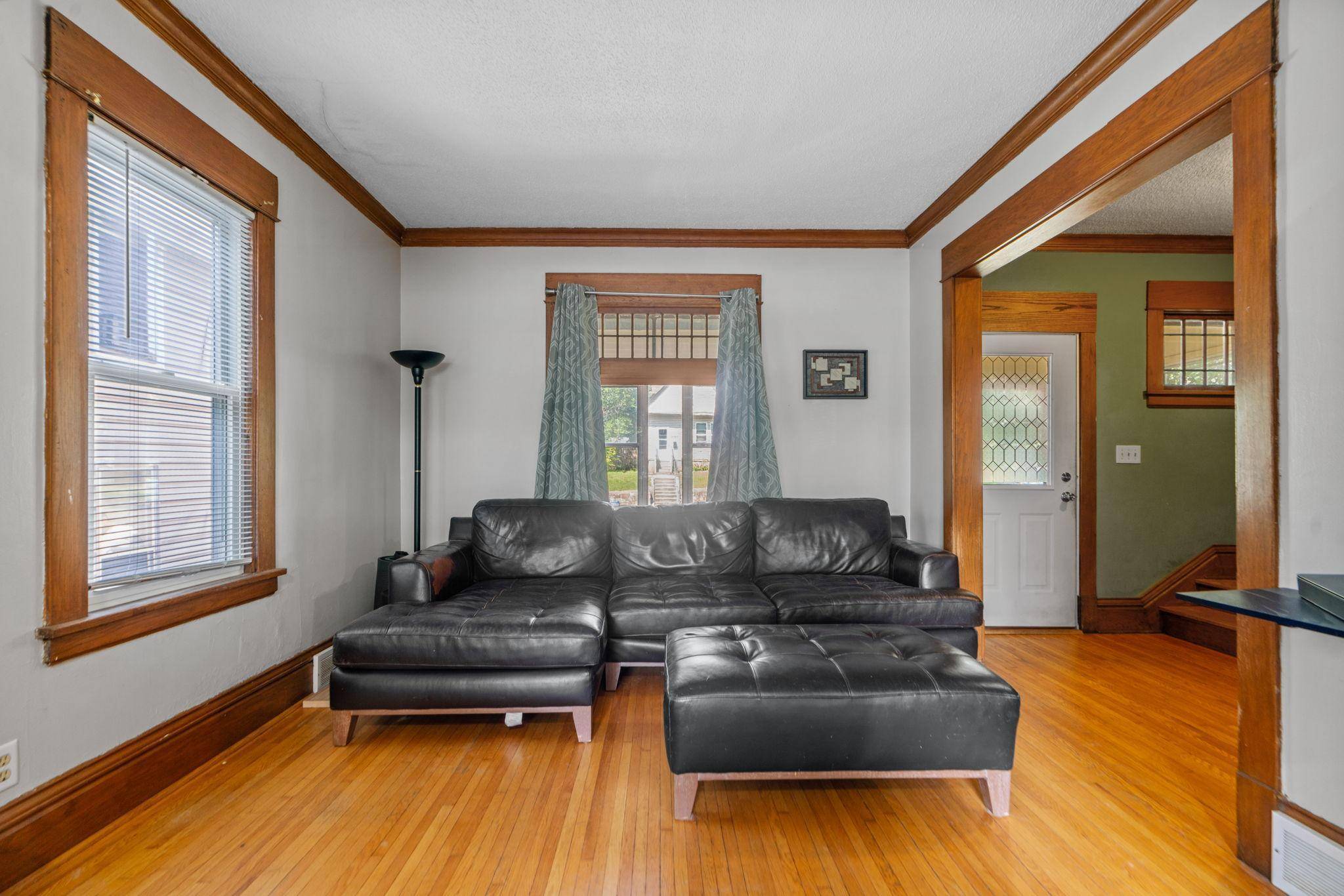 Saint Paul, MN 55130,1030 Jessie ST
