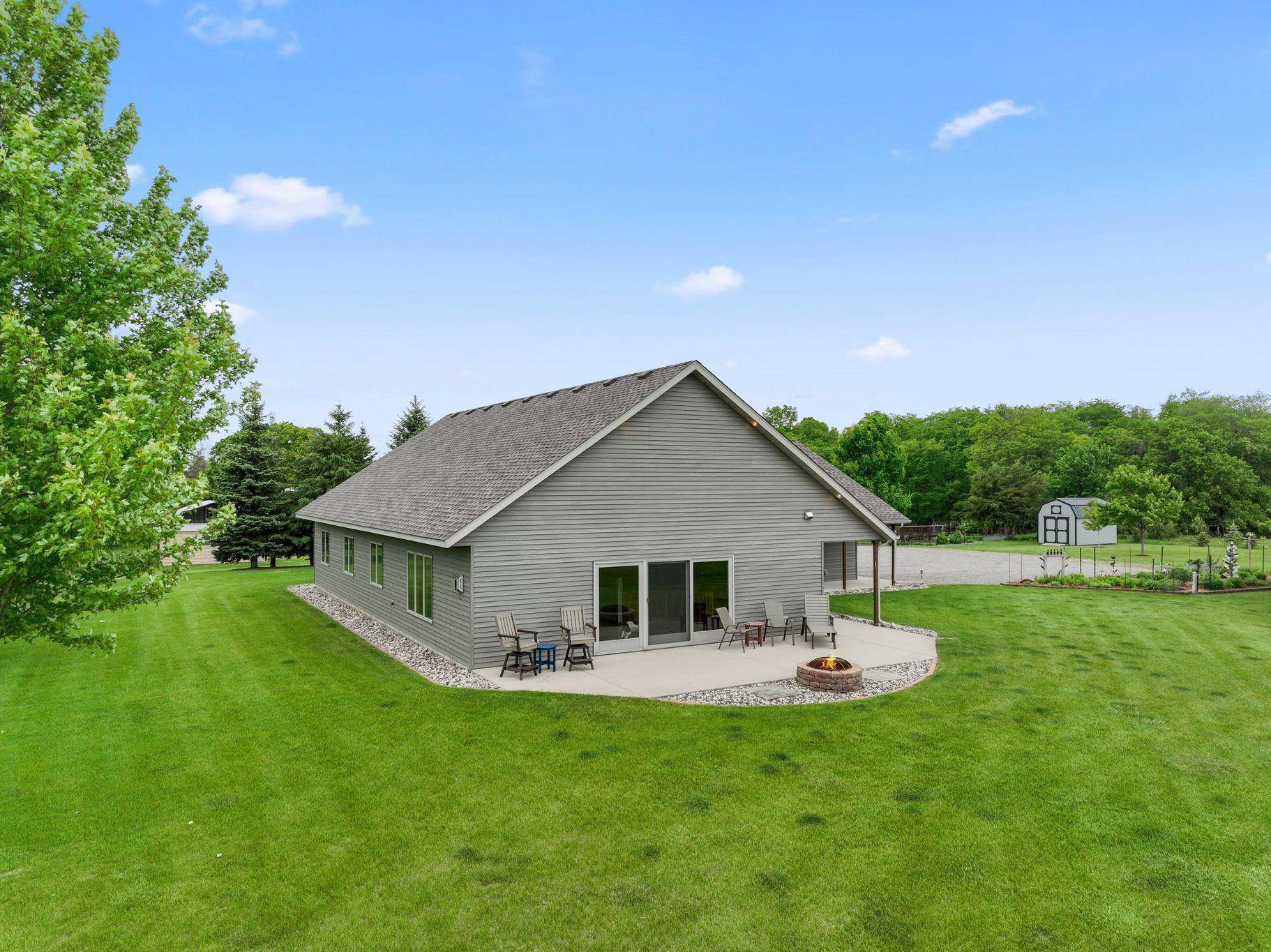 Annandale, MN 55302,11166 State Highway 24 NW