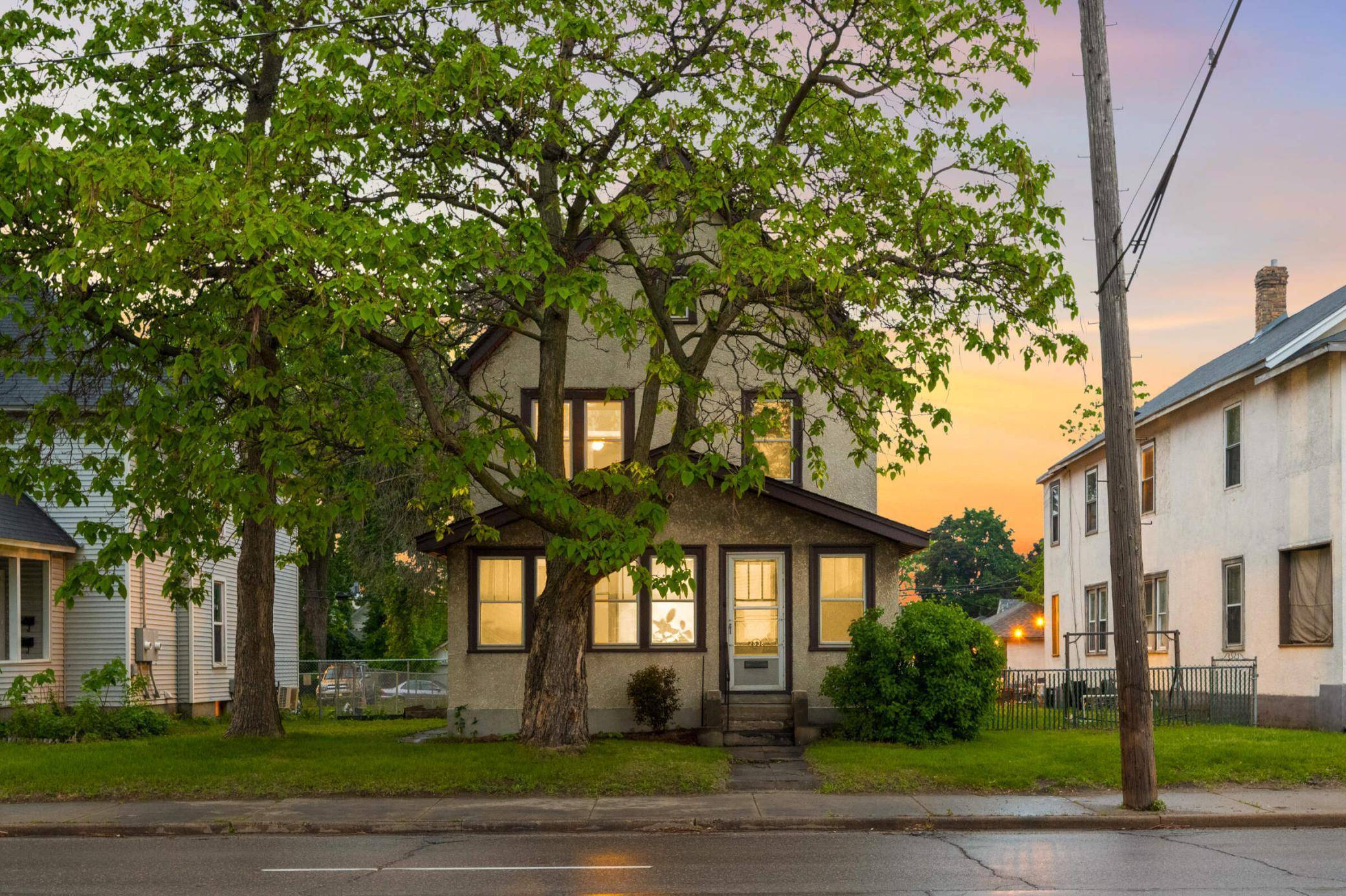 Minneapolis, MN 55418,2538 University AVE NE