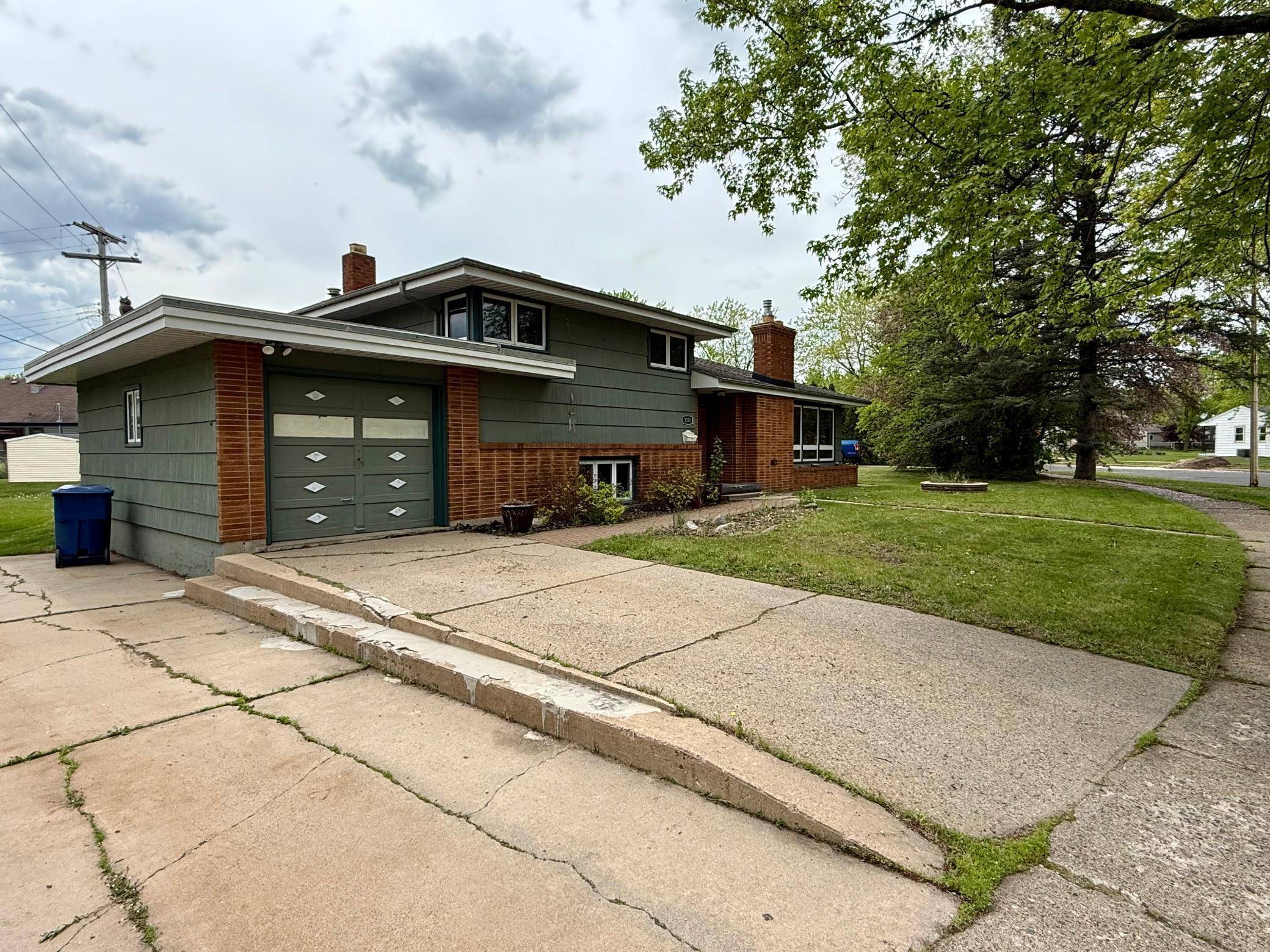 Hibbing, MN 55746,3201 2nd AVE E