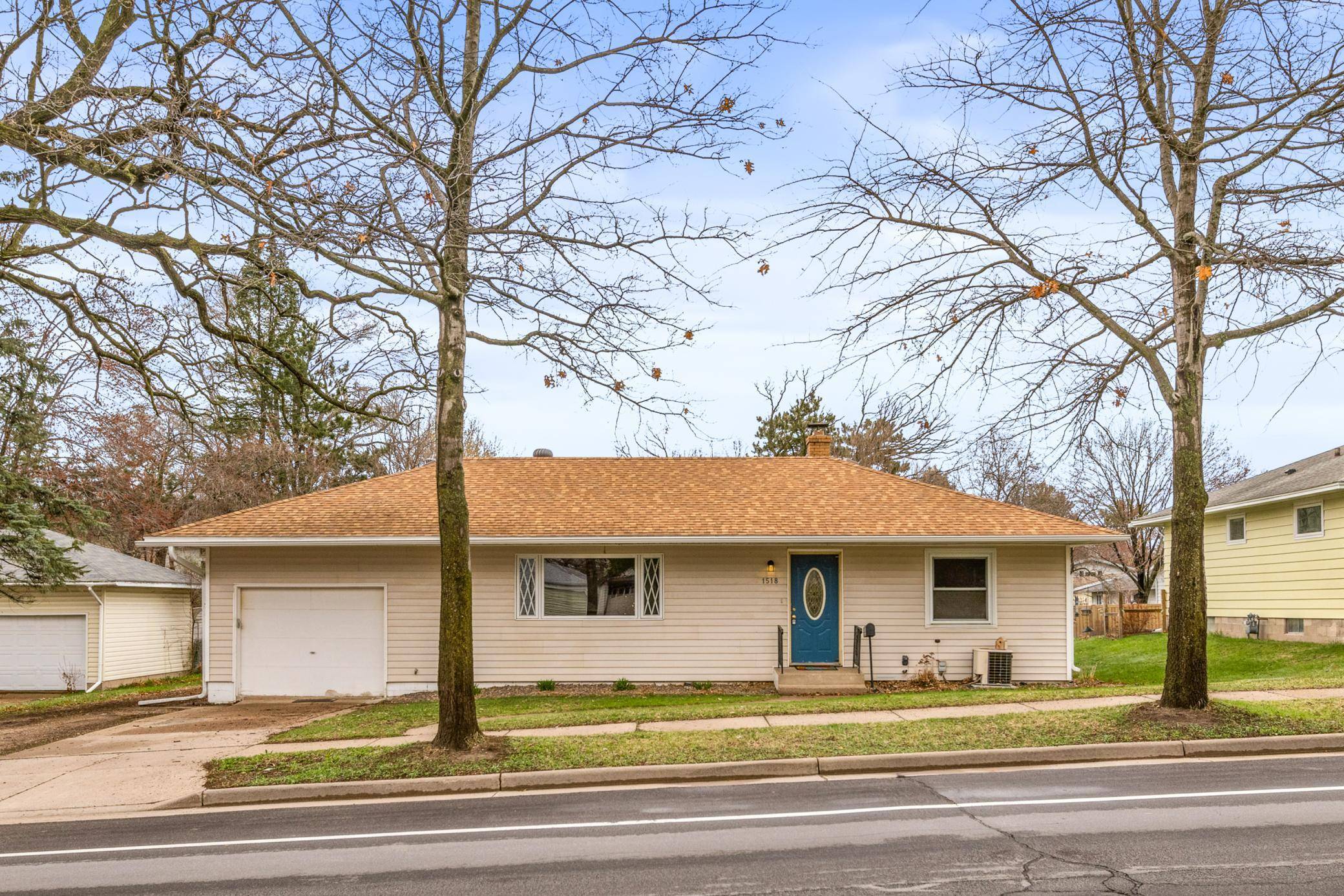 Eau Claire, WI 54701,1518 Main ST