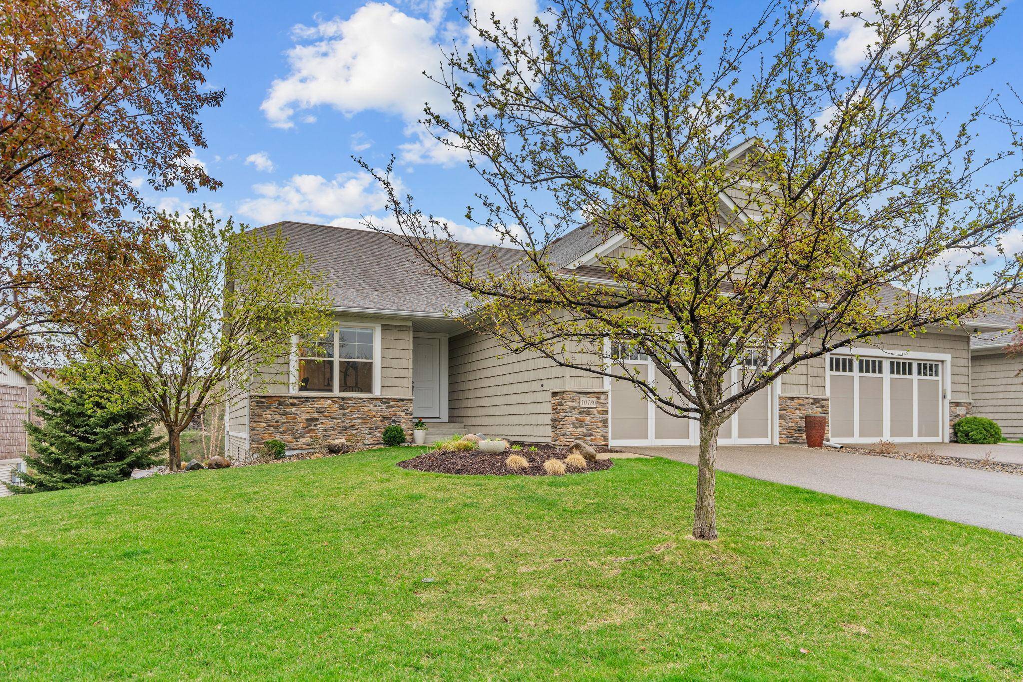 Bloomington, MN 55420,10780 Lyndale Bluffs TRL