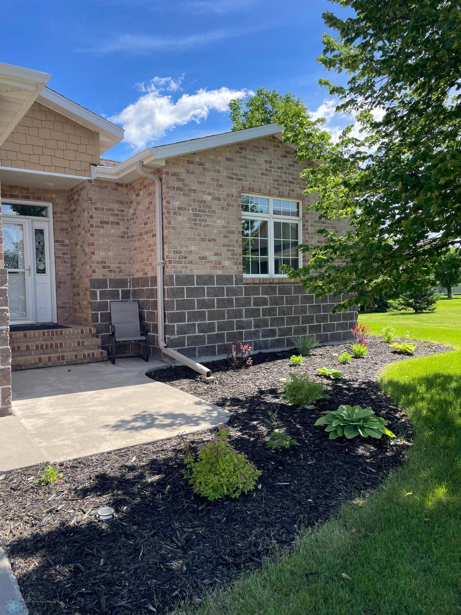 Moorhead, MN 56560,3814 S 41st AVE S