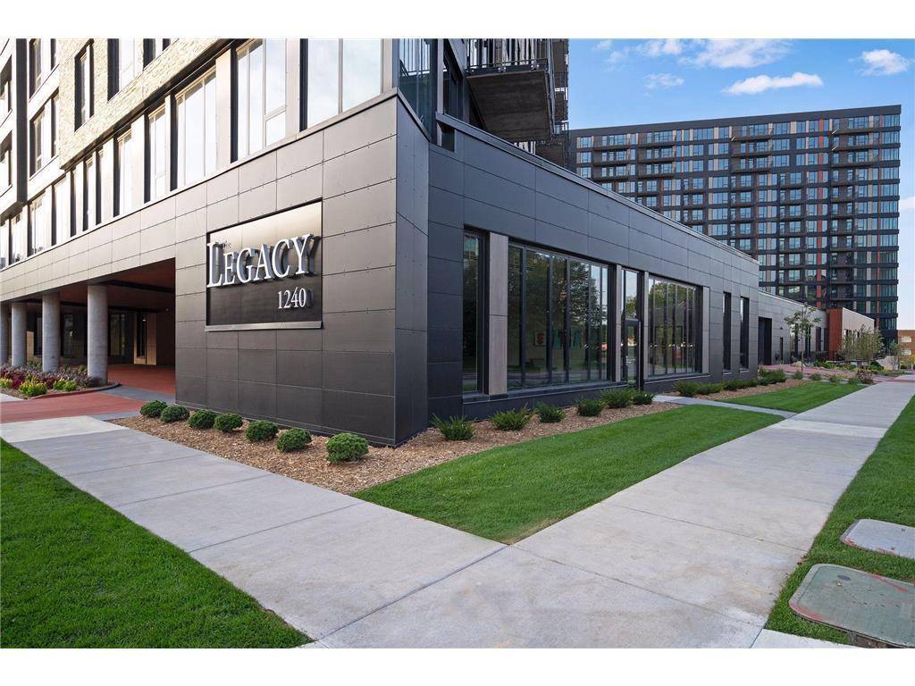 Minneapolis, MN 55415,1240 S 2nd ST #826