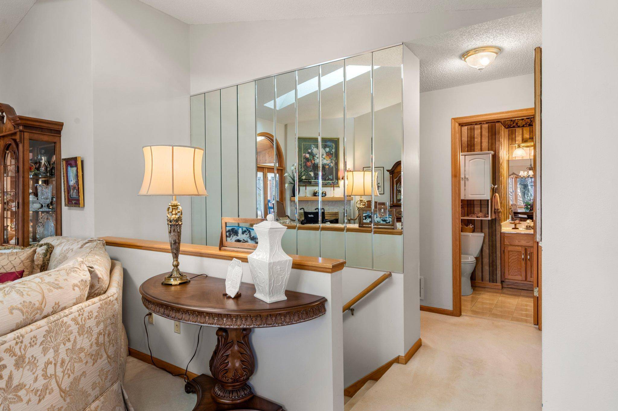Burnsville, MN 55306,907 Southcross DR E