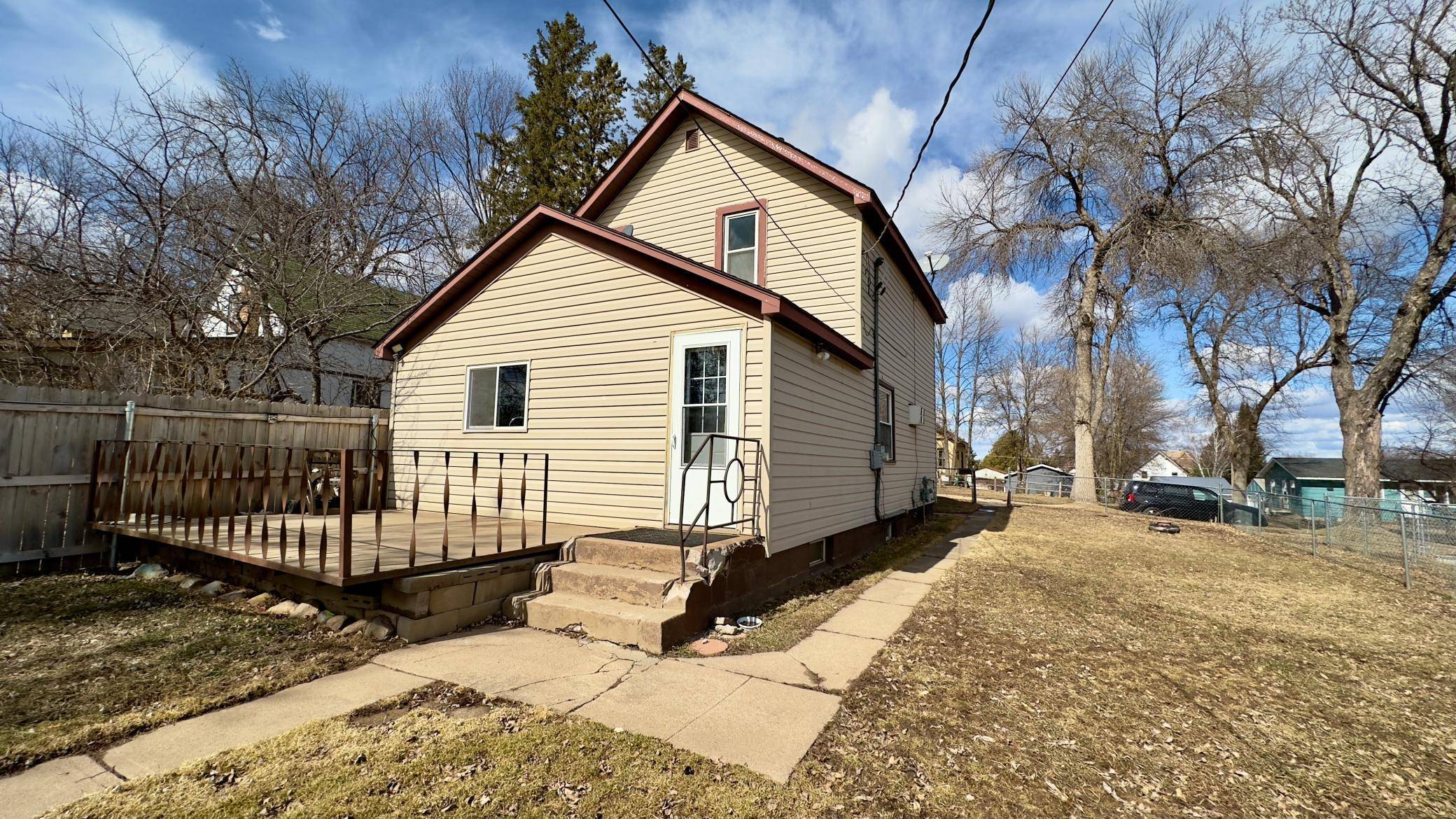 Chisholm, MN 55719,313 9th ST SW