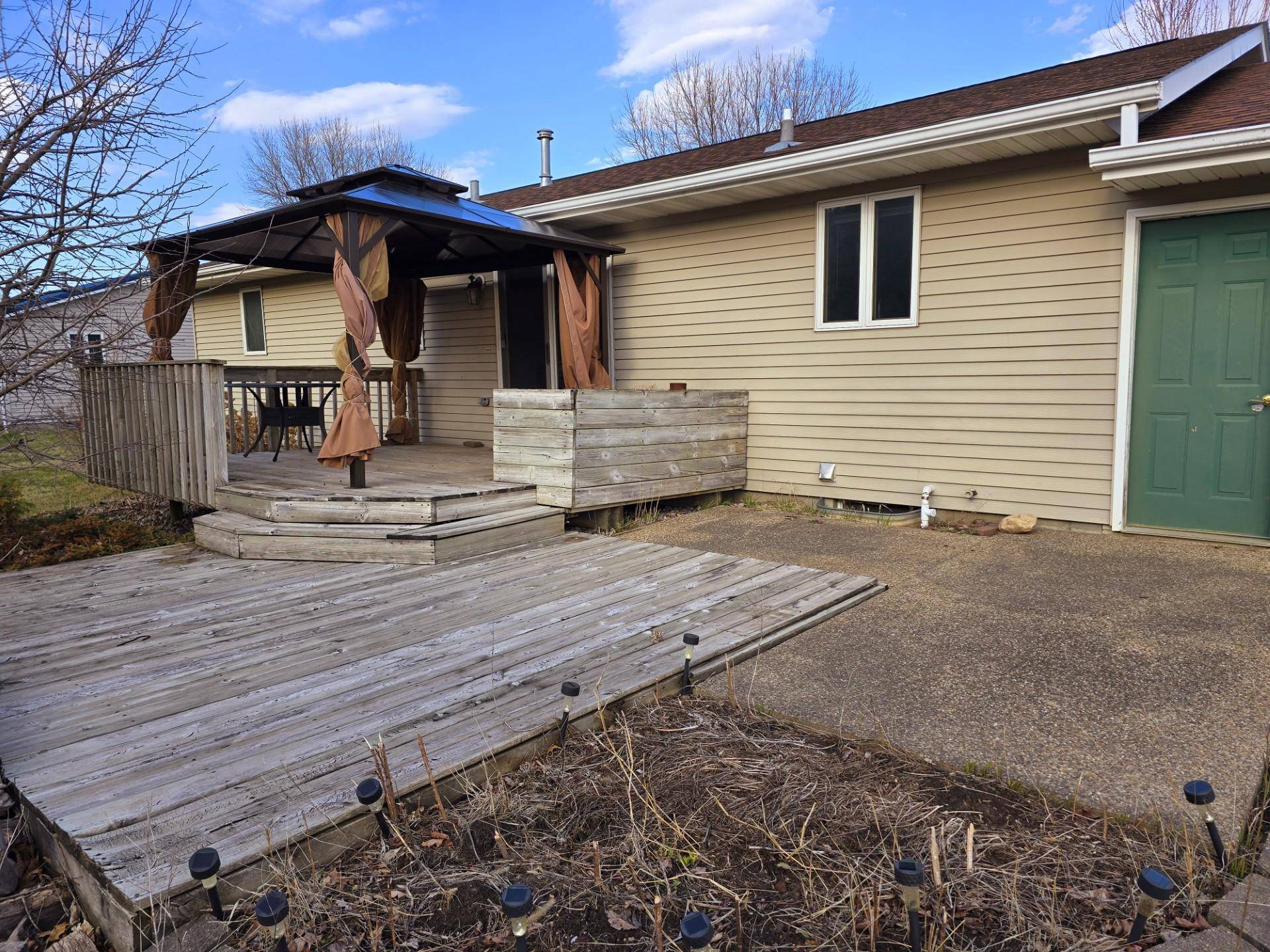 Brownsdale, MN 55918,107 Peace ST SW