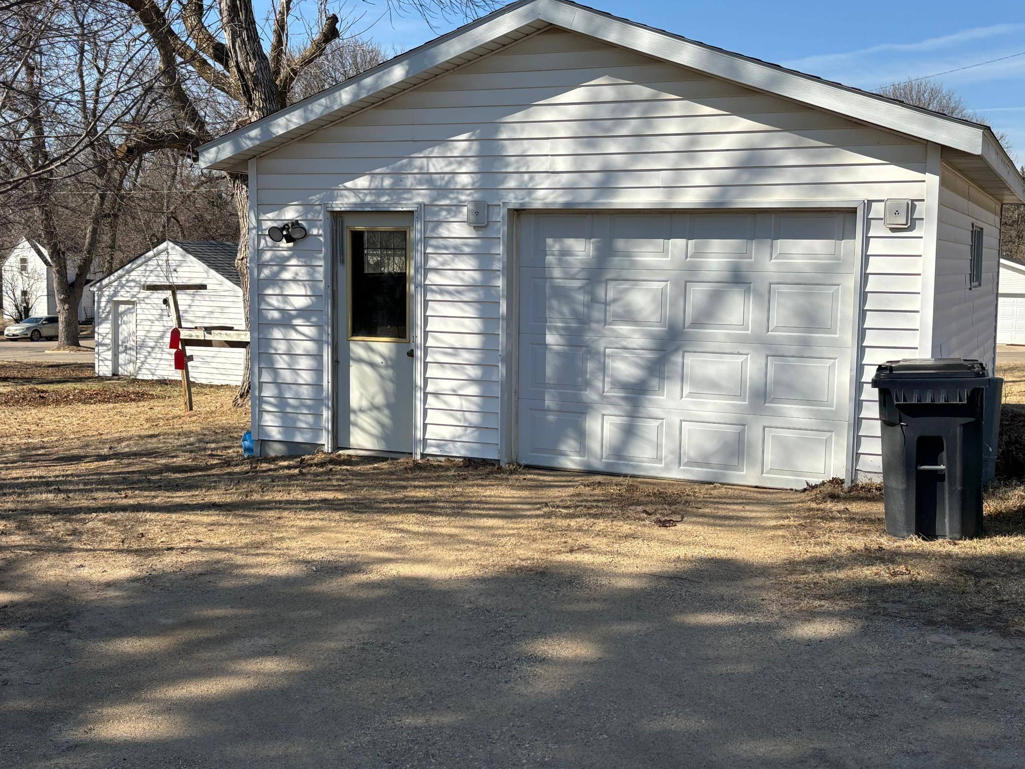 Hendricks, MN 56136,109 N Prairie ST
