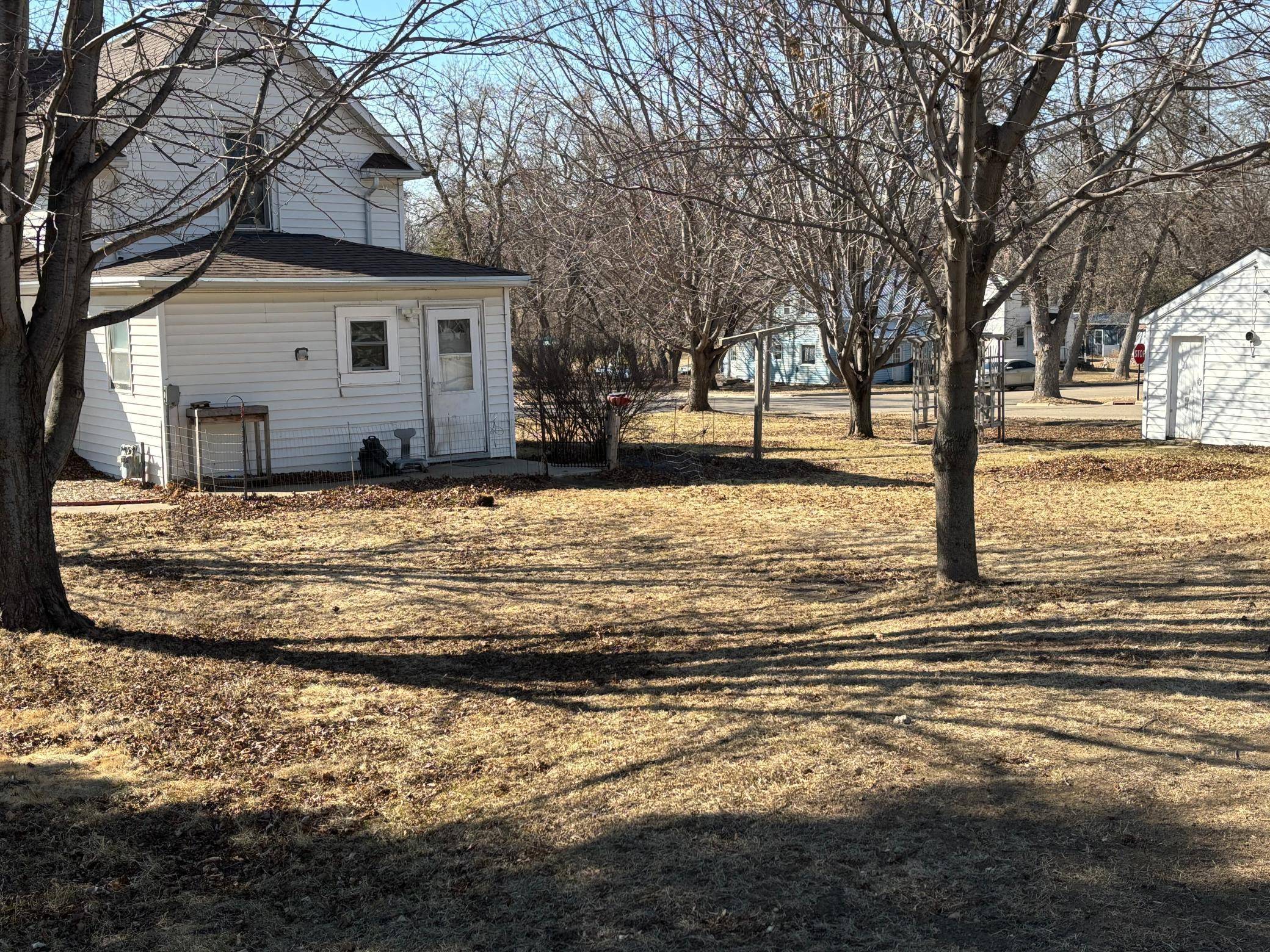 Hendricks, MN 56136,109 N Prairie ST