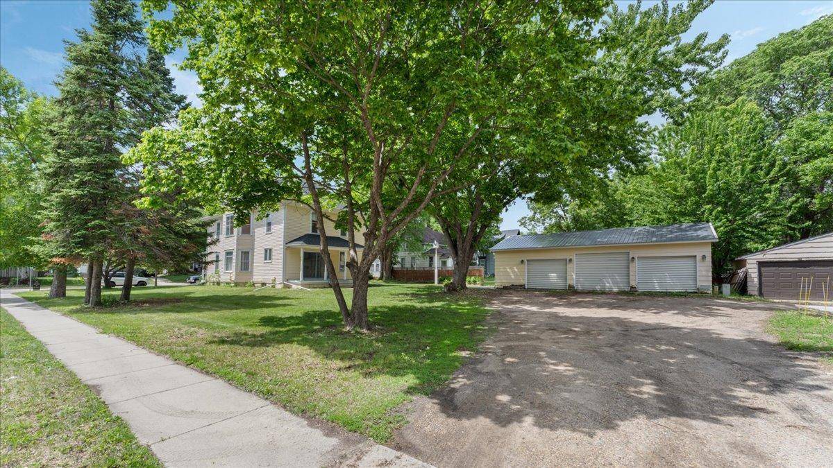 Willmar, MN 56201,723 3rd ST SW