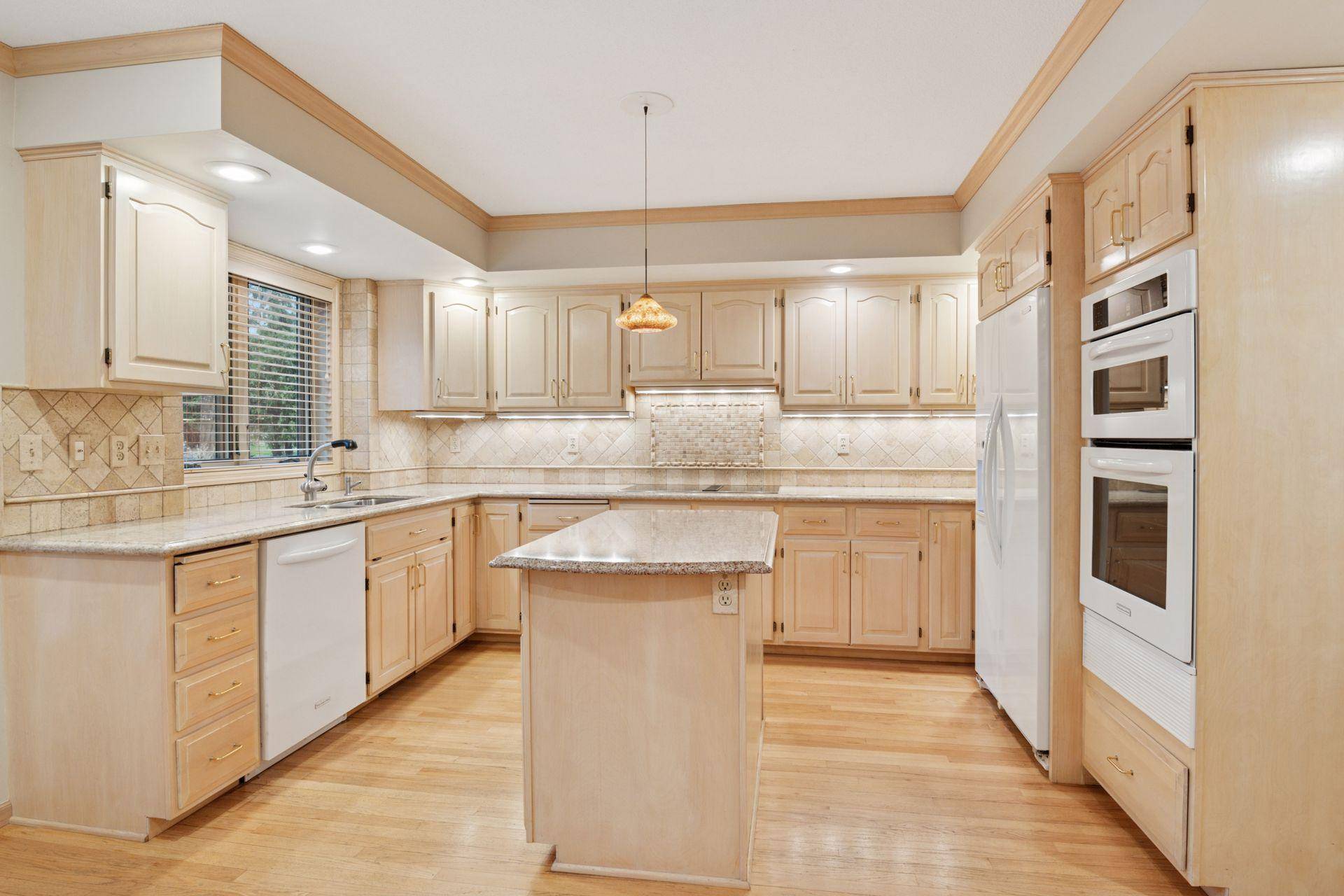 Edina, MN 55436,6507 Gleason CT