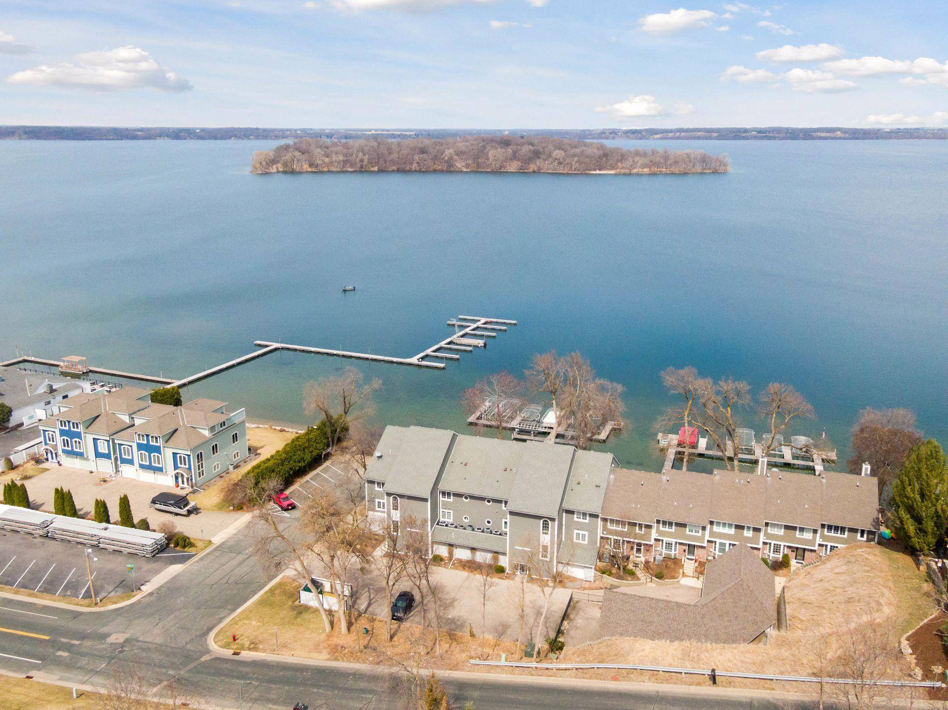Waconia, MN 55387,402 E Lake ST