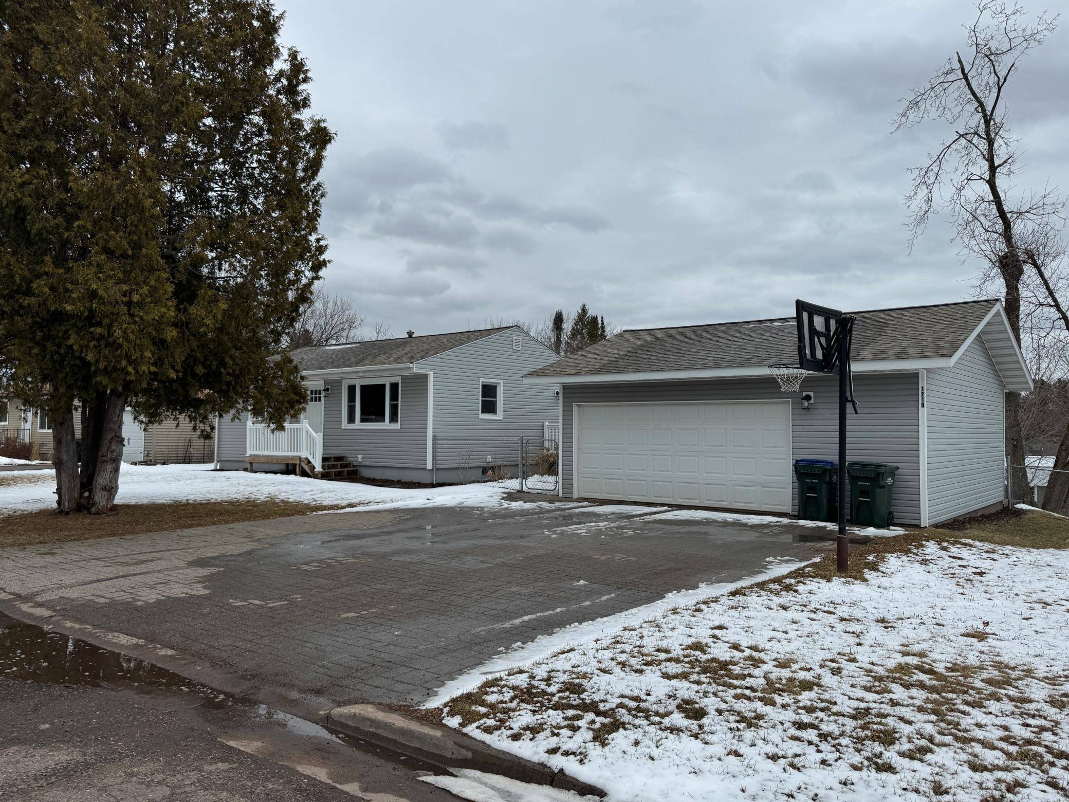 Cloquet, MN 55720,1210 20th ST