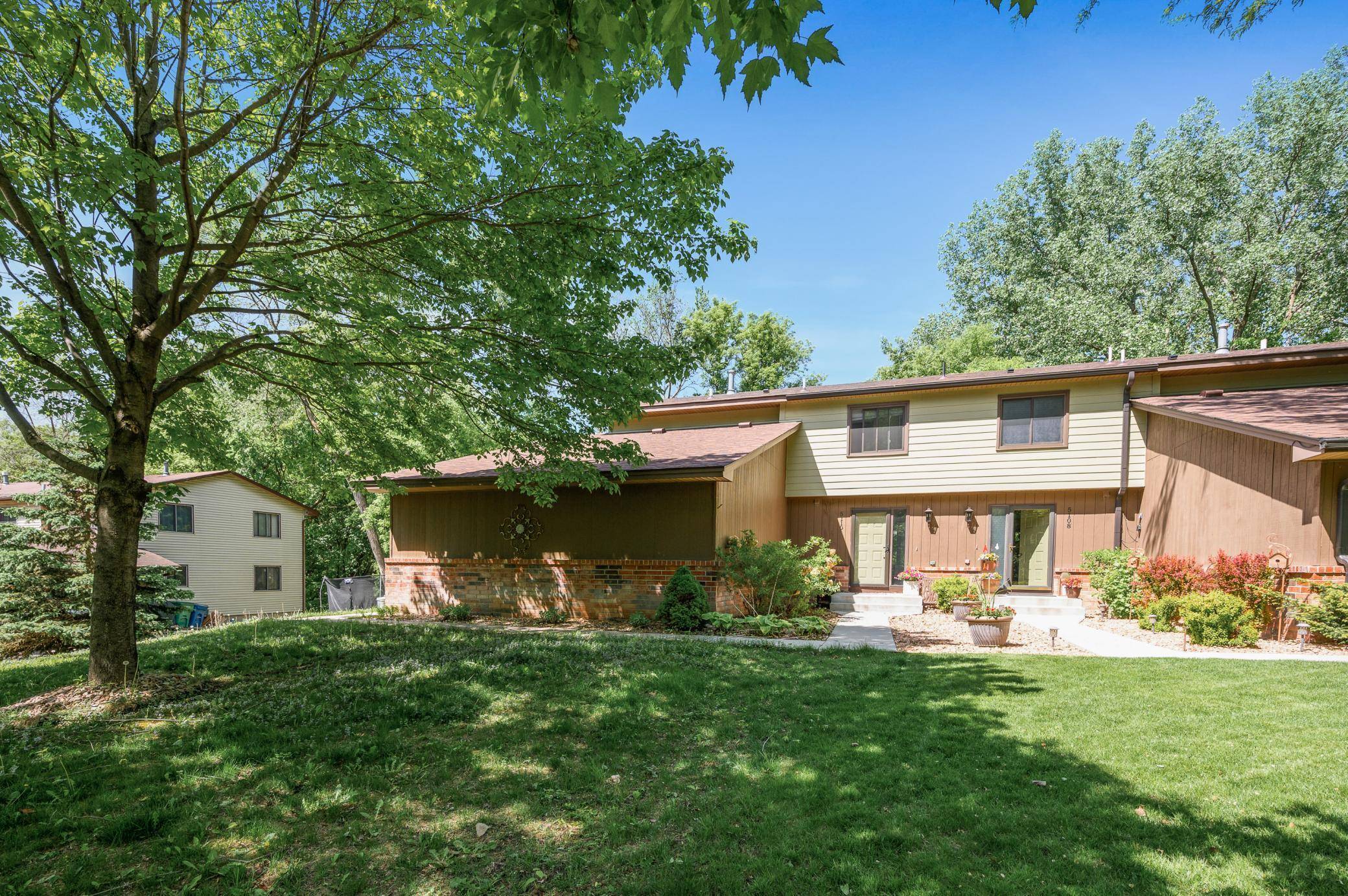Minnetonka, MN 55345,5110 Clear Spring RD