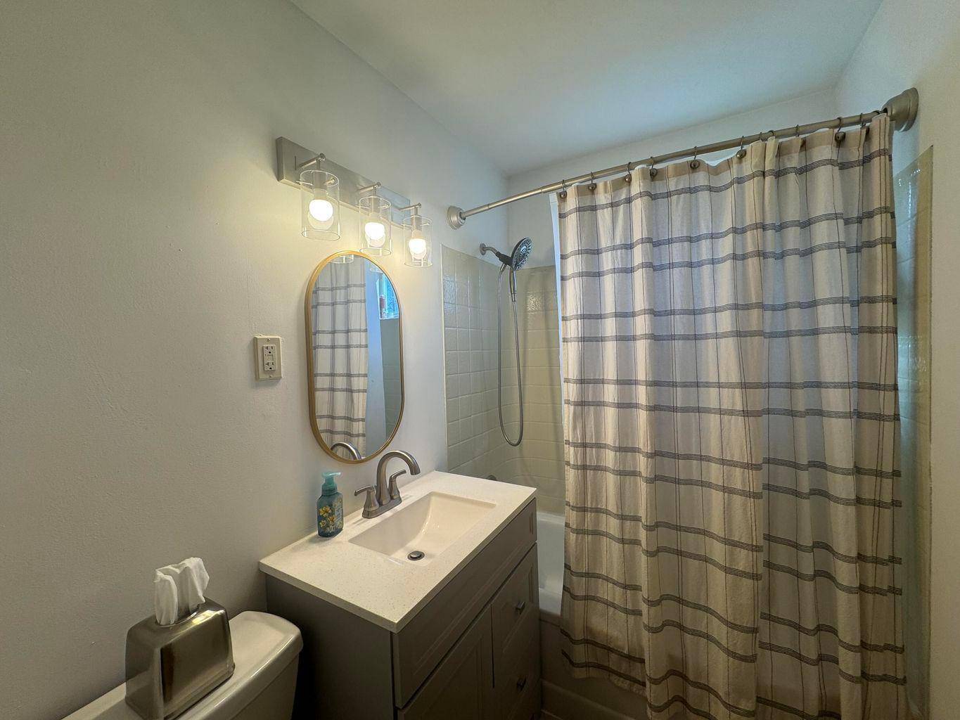 La Crescent, MN 55947,507 S 7th ST