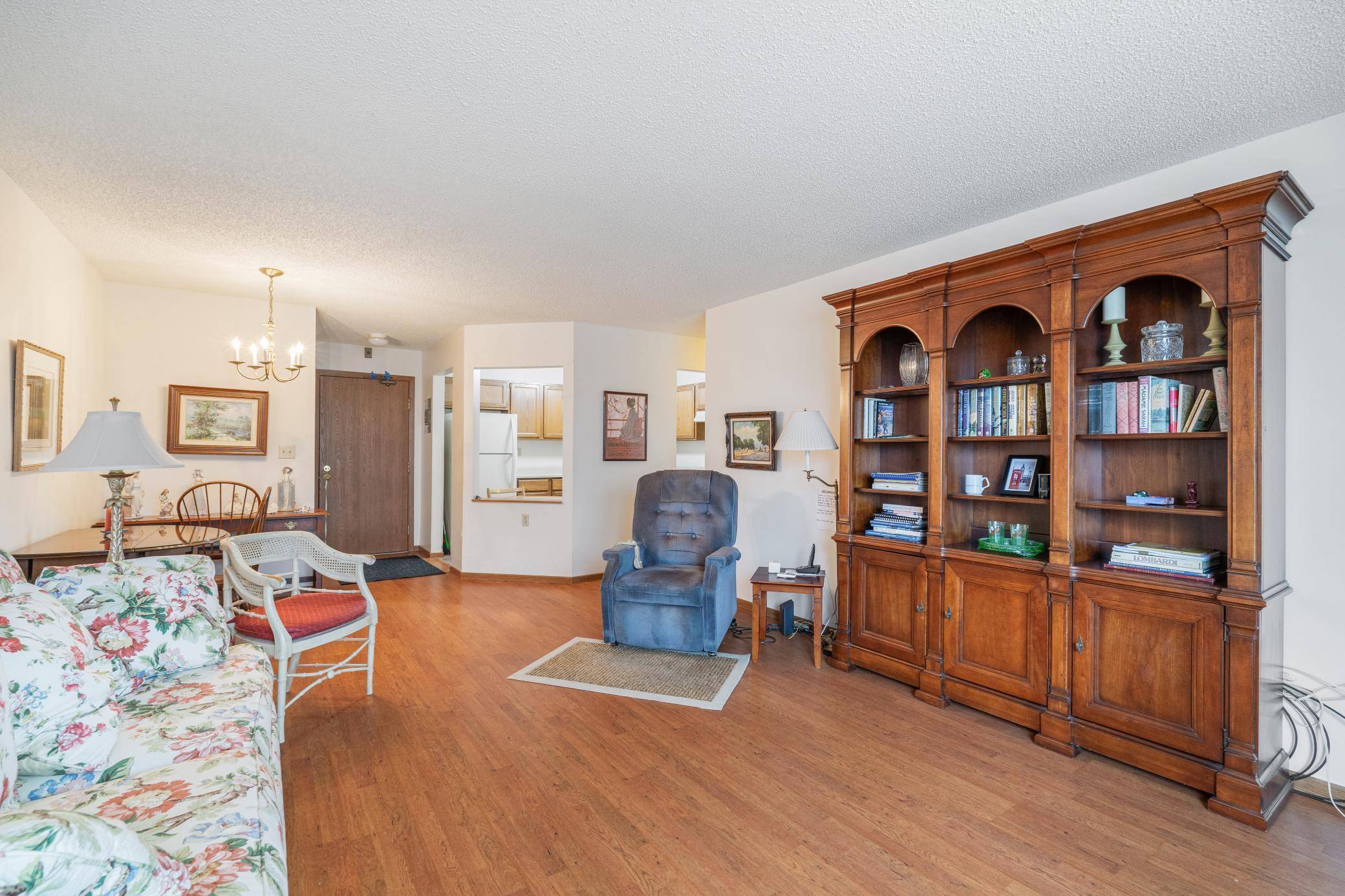 Minneapolis, MN 55412,3232 Fremont AVE N #317