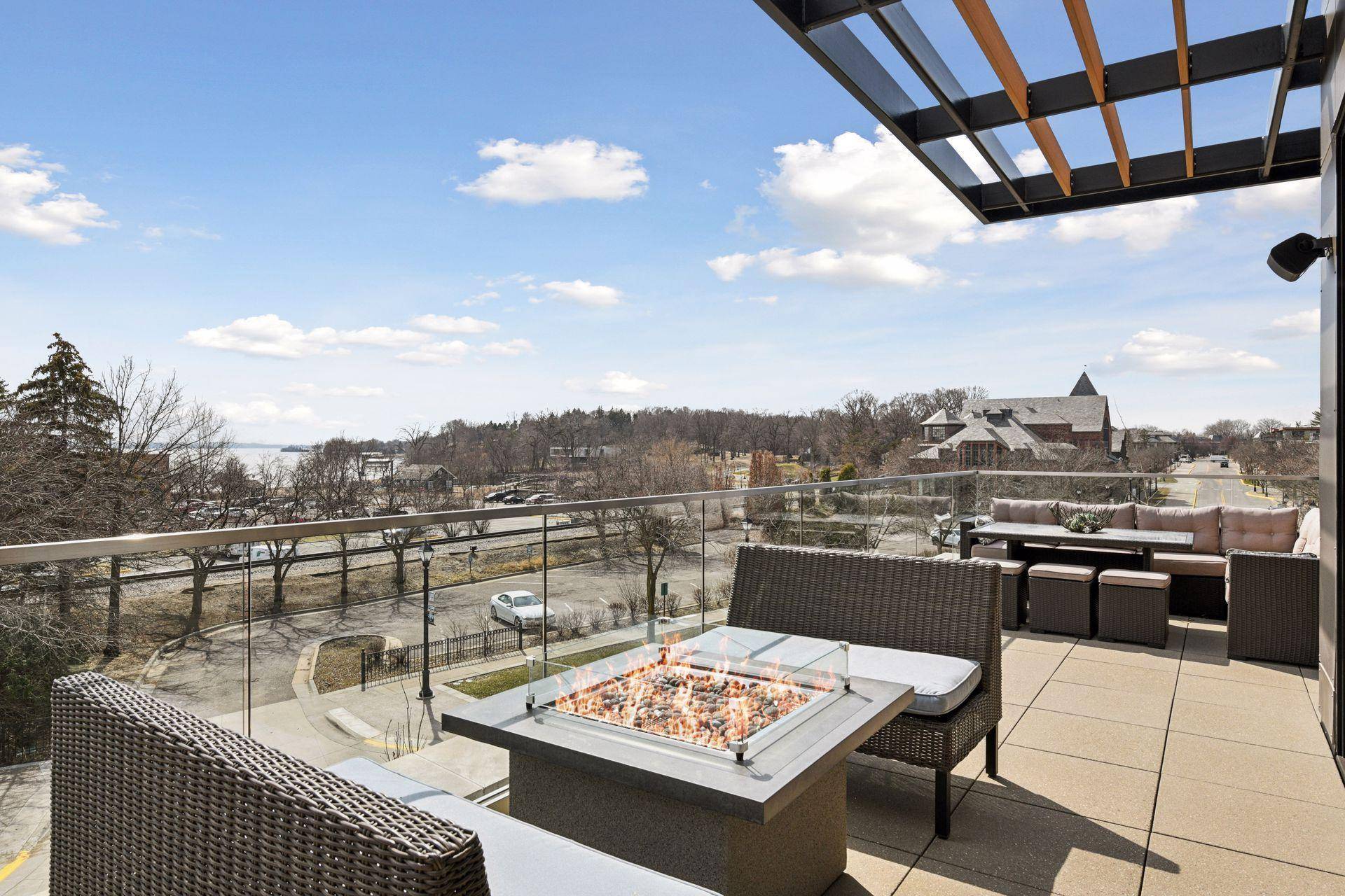 Wayzata, MN 55391,275 Lake ST E #301
