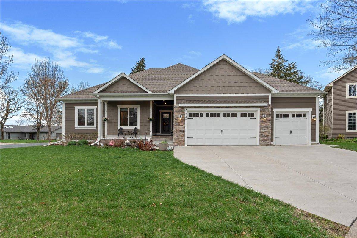 River Falls, WI 54022,749 River Ridge CT