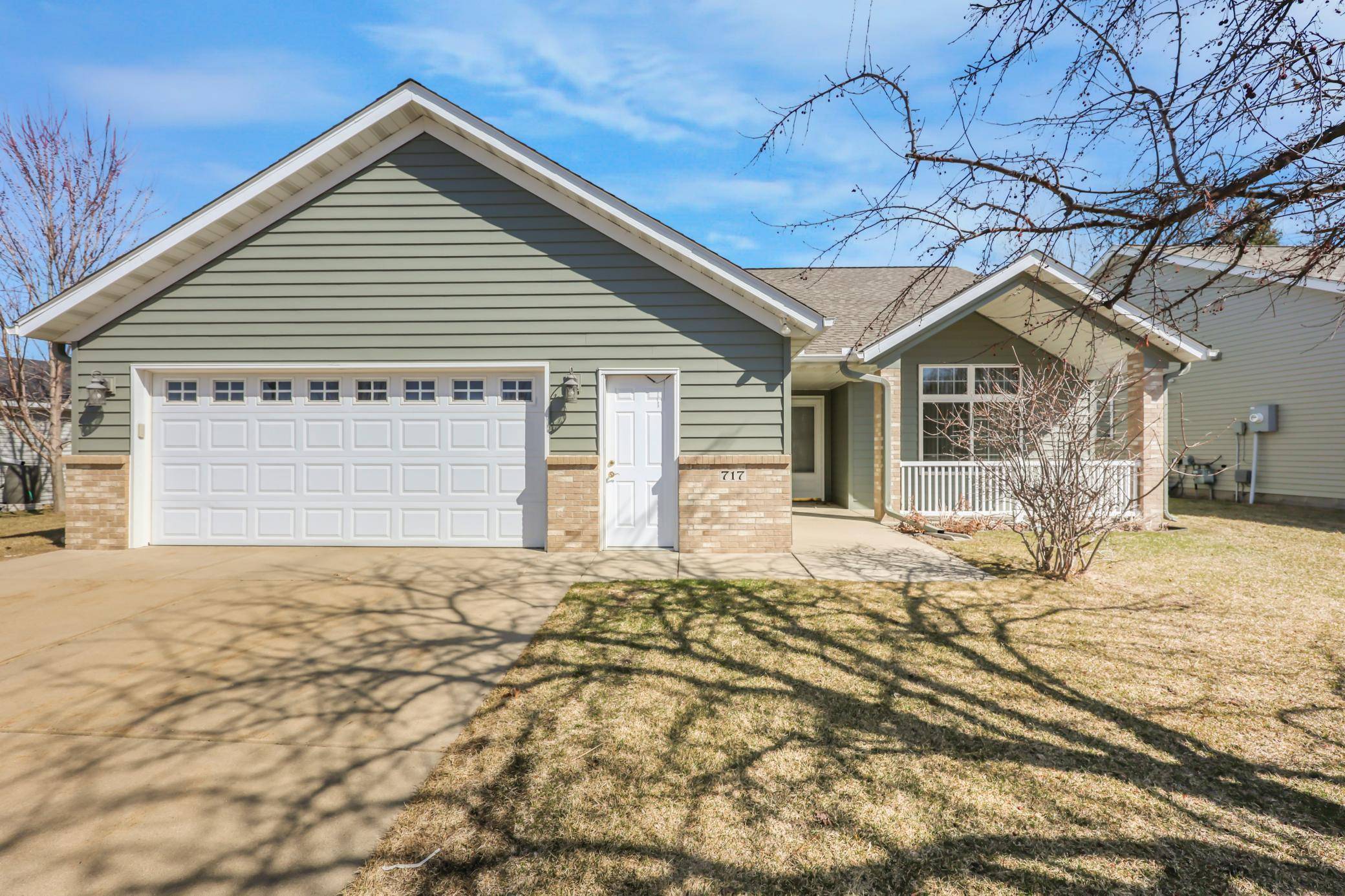 Sartell, MN 56377,717 Oak Pond DR
