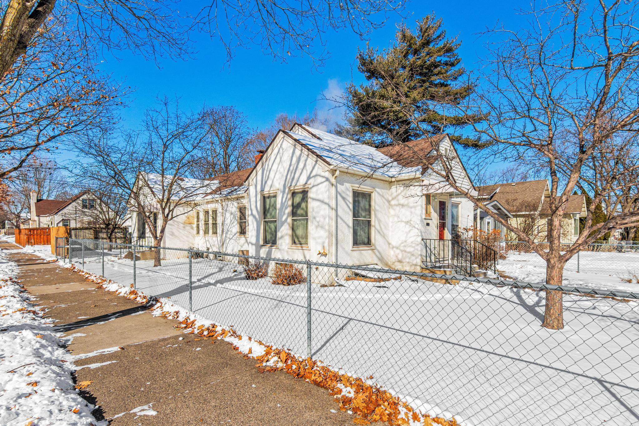 Minneapolis, MN 55412,3901 Thomas AVE N
