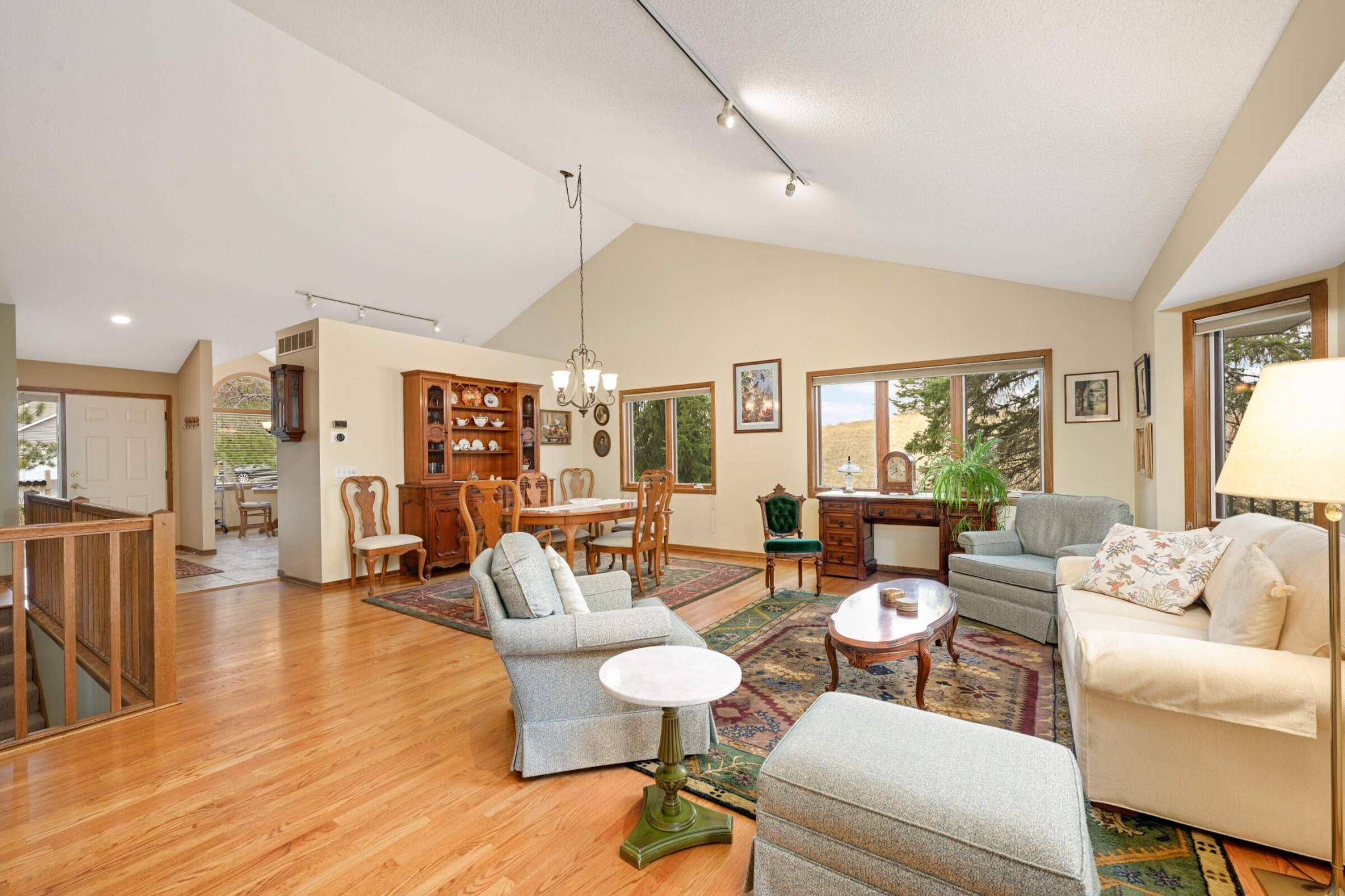 Bloomington, MN 55438,7224 Oak Pointe Curve