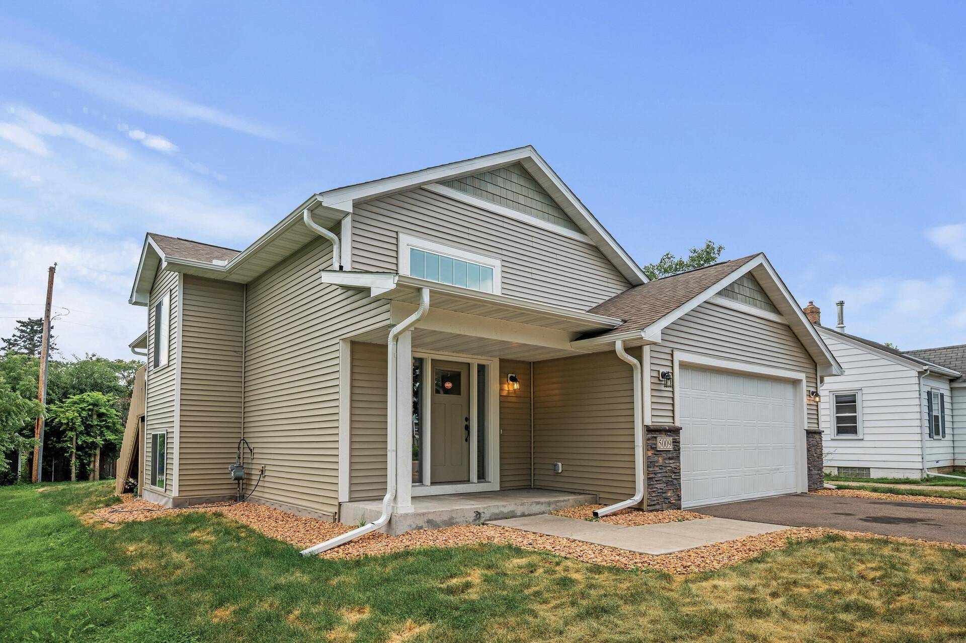 Crystal, MN 55429,5009 Fairview AVE N