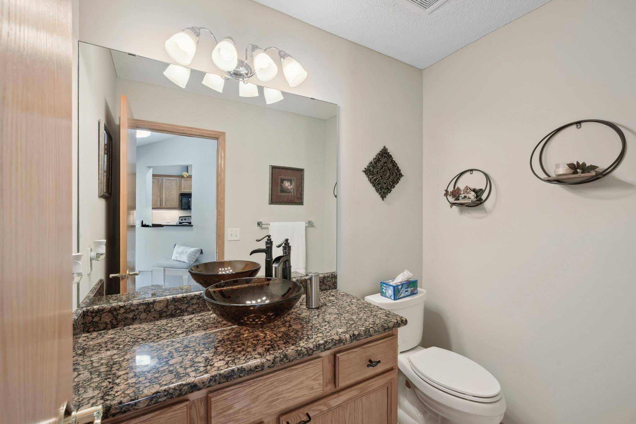Eagan, MN 55123,911 Oakwood Heights CIR #2