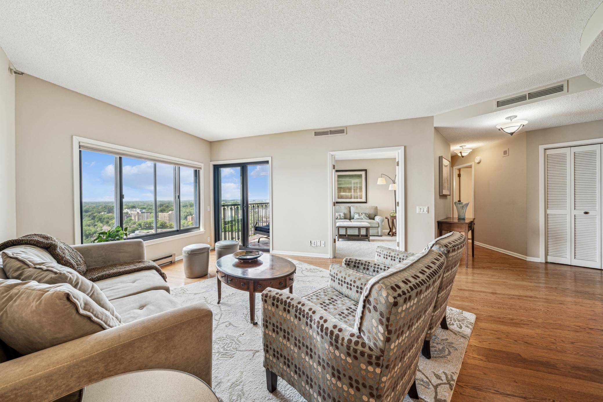 Minneapolis, MN 55416,2950 Dean Pkwy #2005