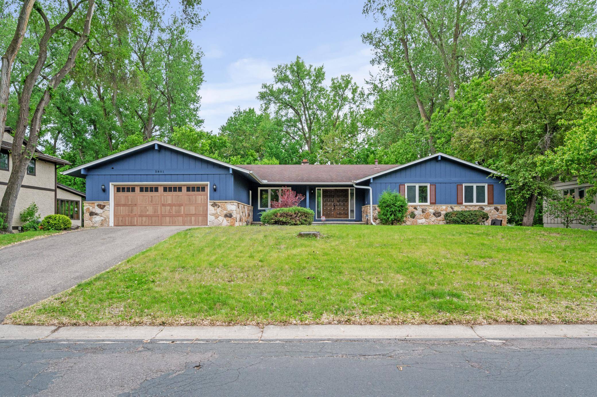 Edina, MN 55439,5801 Kemrich DR