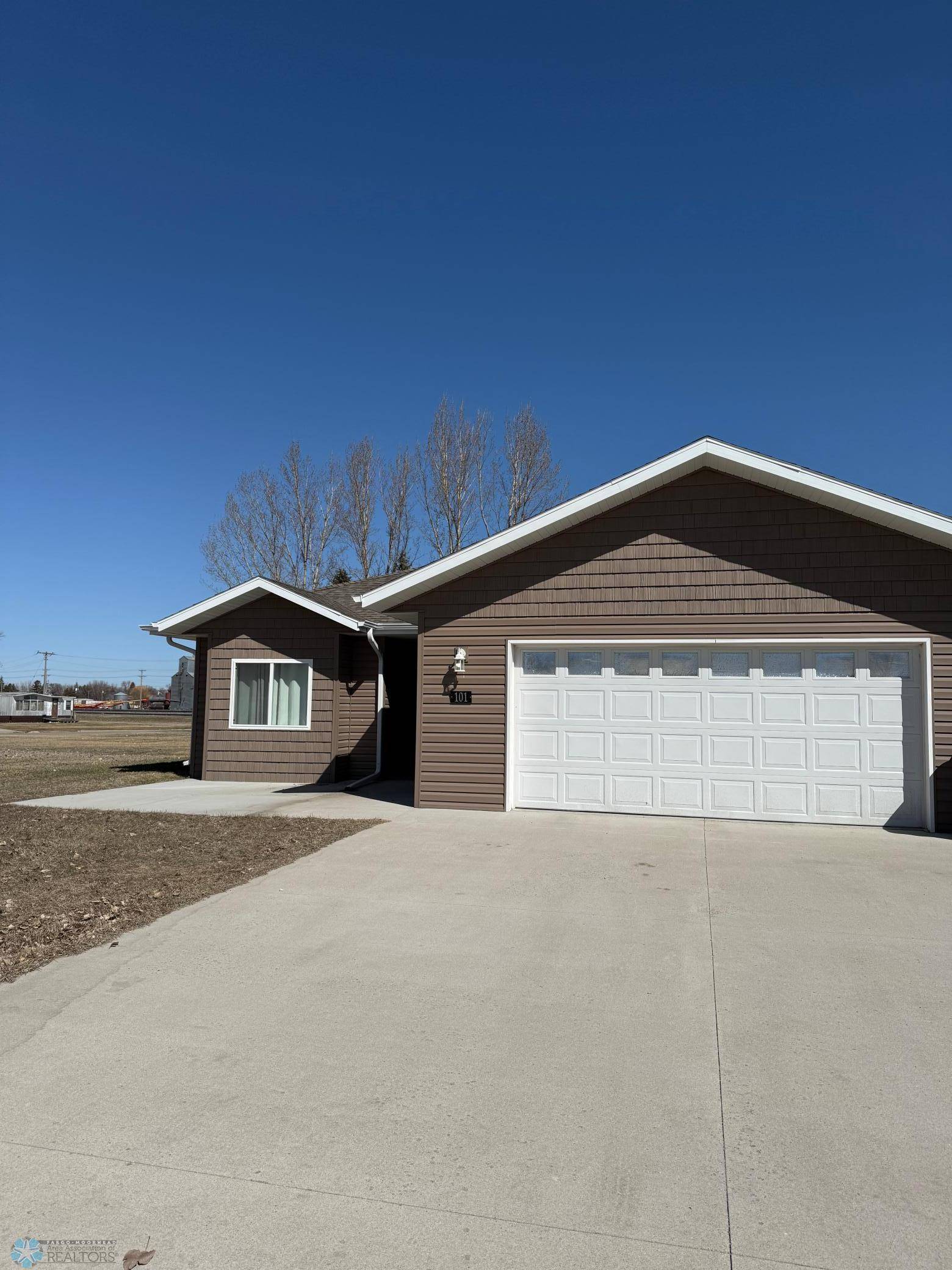 Hankinson, ND 58041,101 Dakota DR