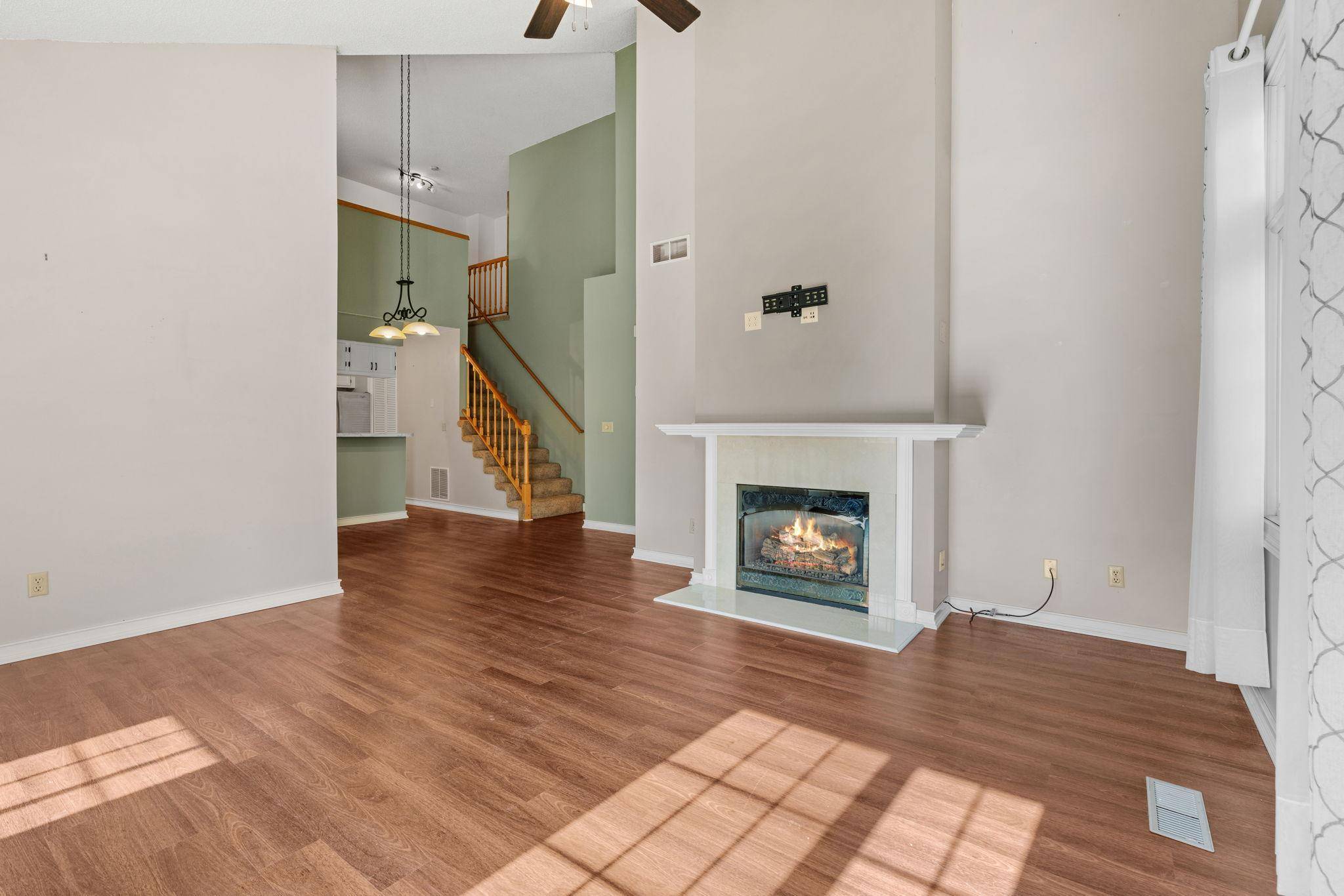 Falcon Heights, MN 55113,1755 Maple CT