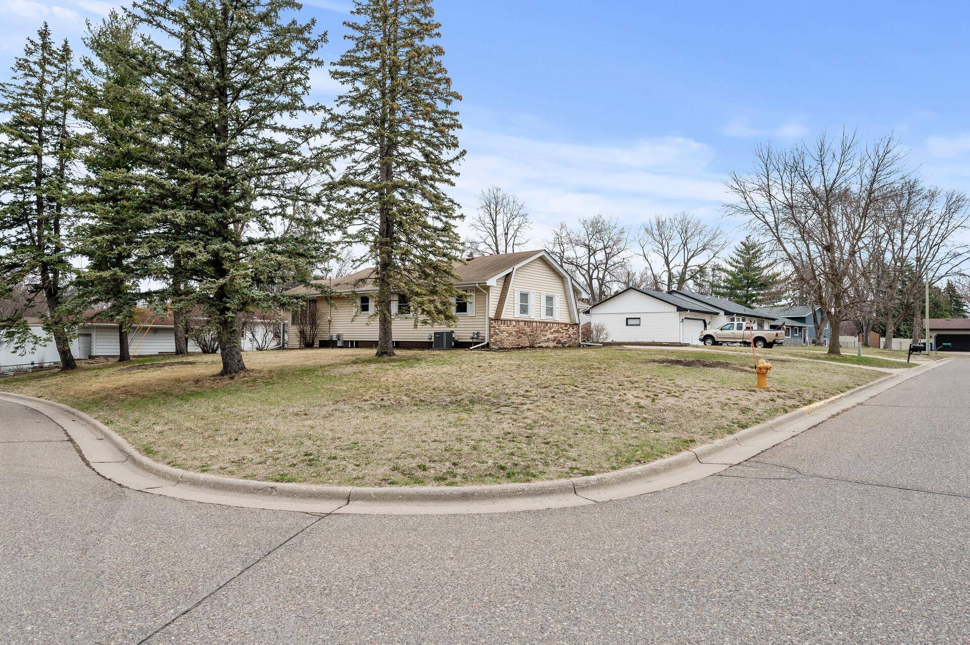Fridley, MN 55432,8191 Ruth CIR NE