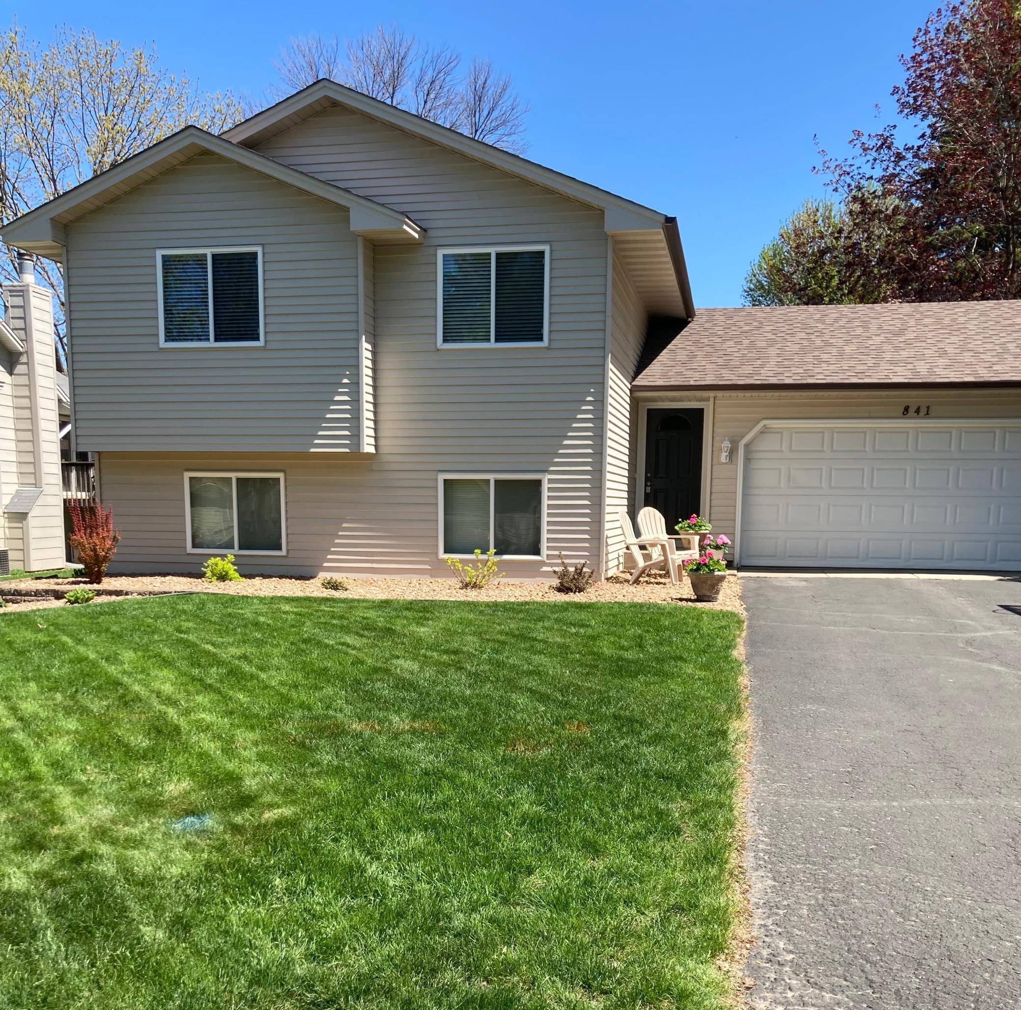 Eagan, MN 55123,841 Curry TRL